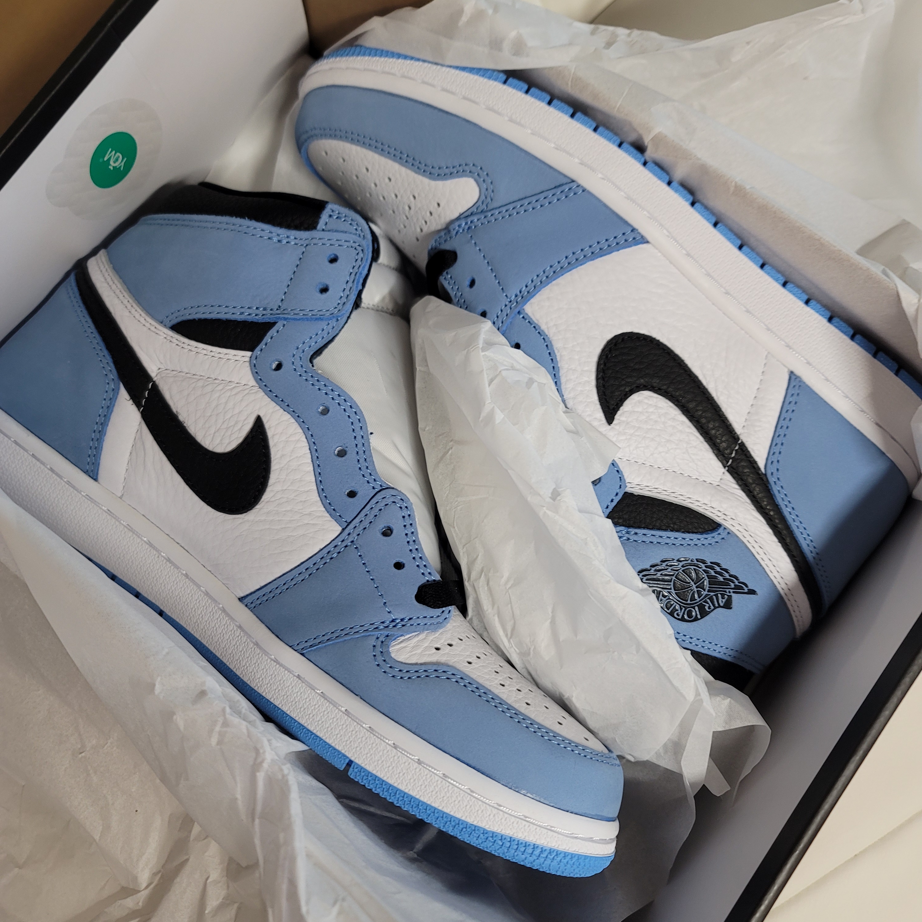 Jordan 1 Retro High OG University Blue 착용 스타일