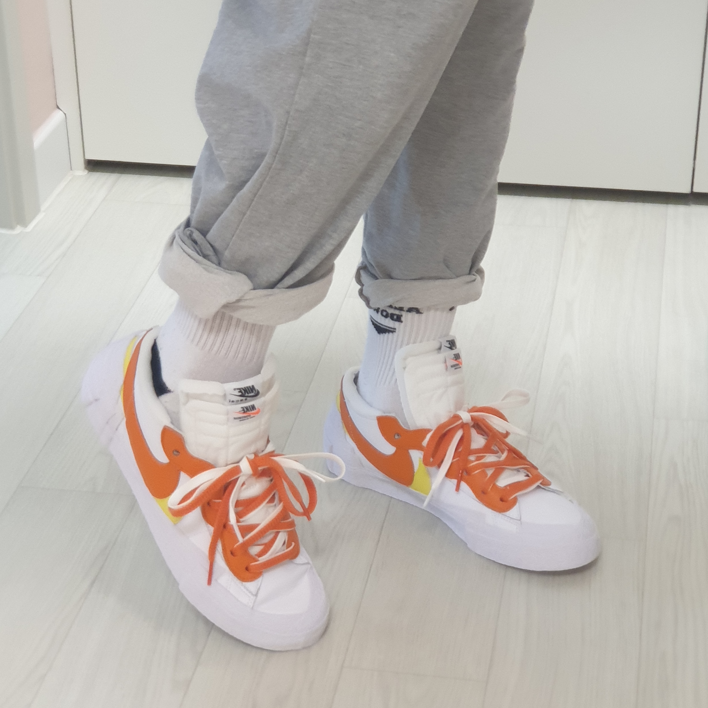 Nike x Sacai Blazer Low Magma Orange 착용 스타일