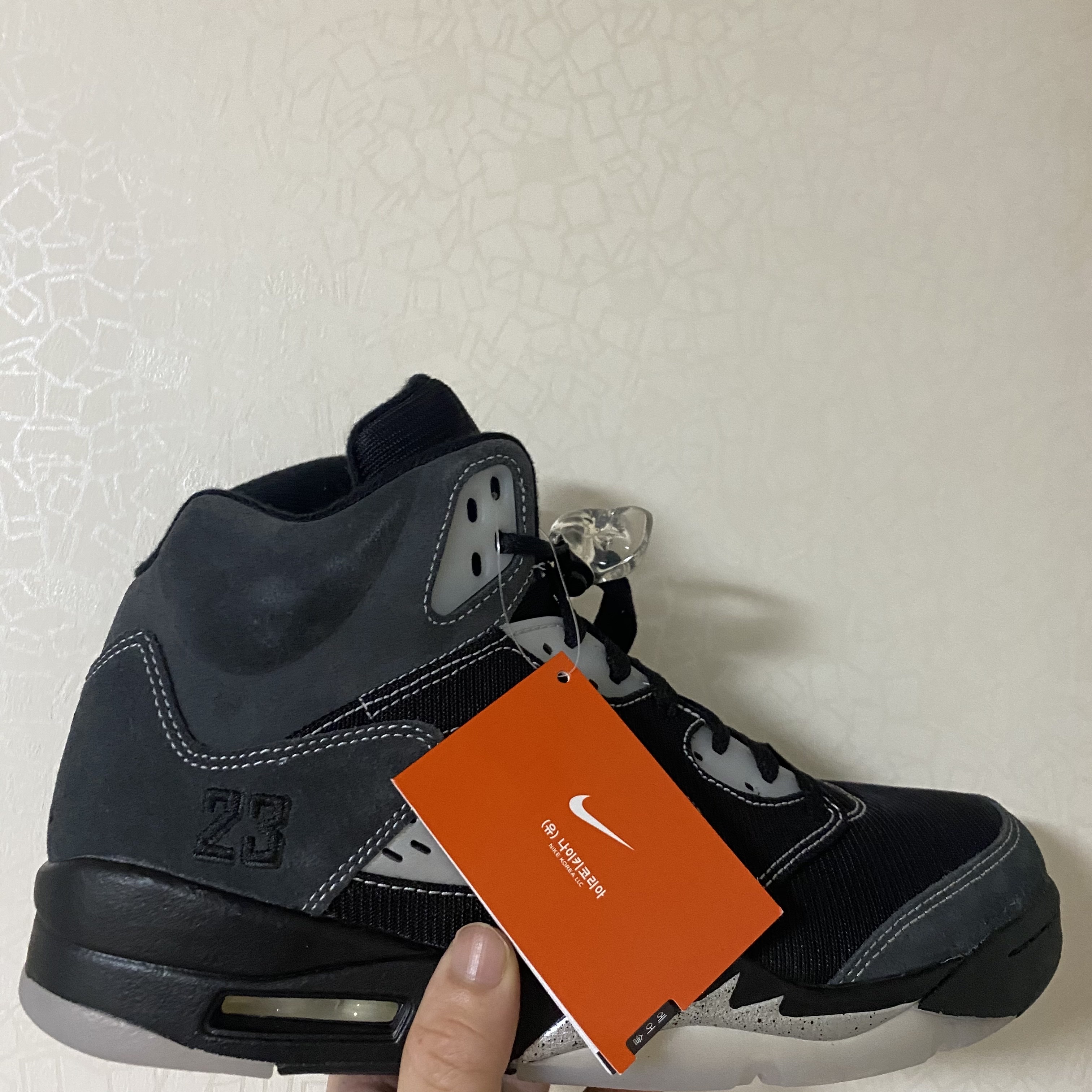 Jordan 5 Retro Anthracite 착용 스타일 - 2