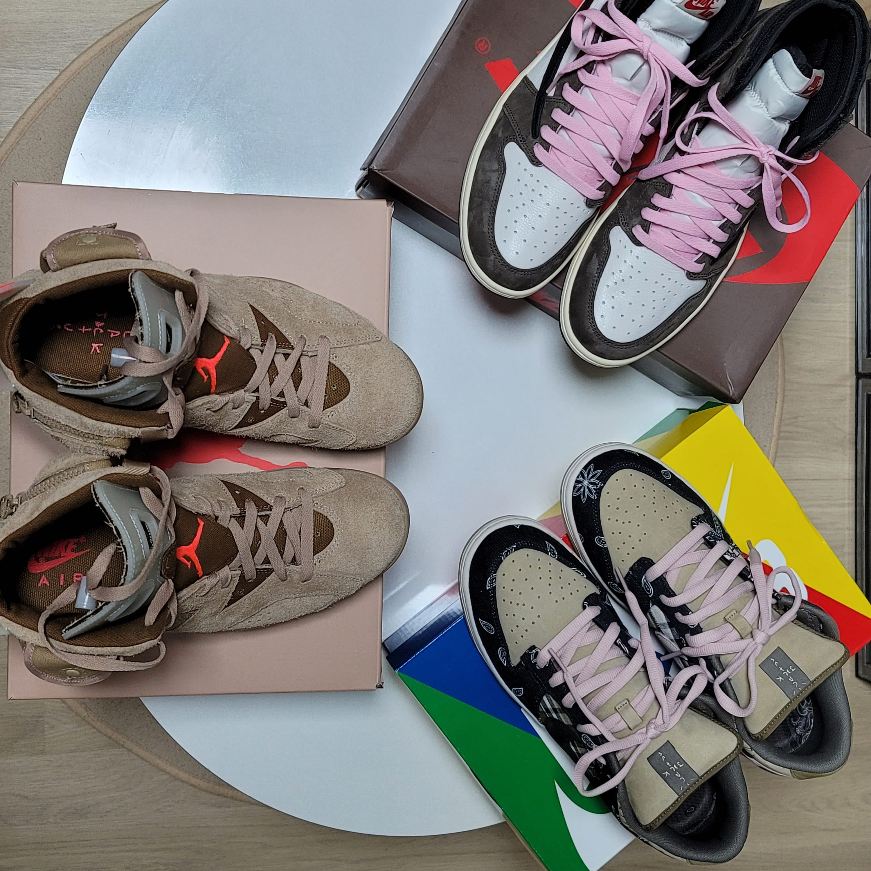 Jordan 1 x Travis Scott Retro High OG SP Mocha, Nike x Travis Scott SB Dunk Low 착용 스타일