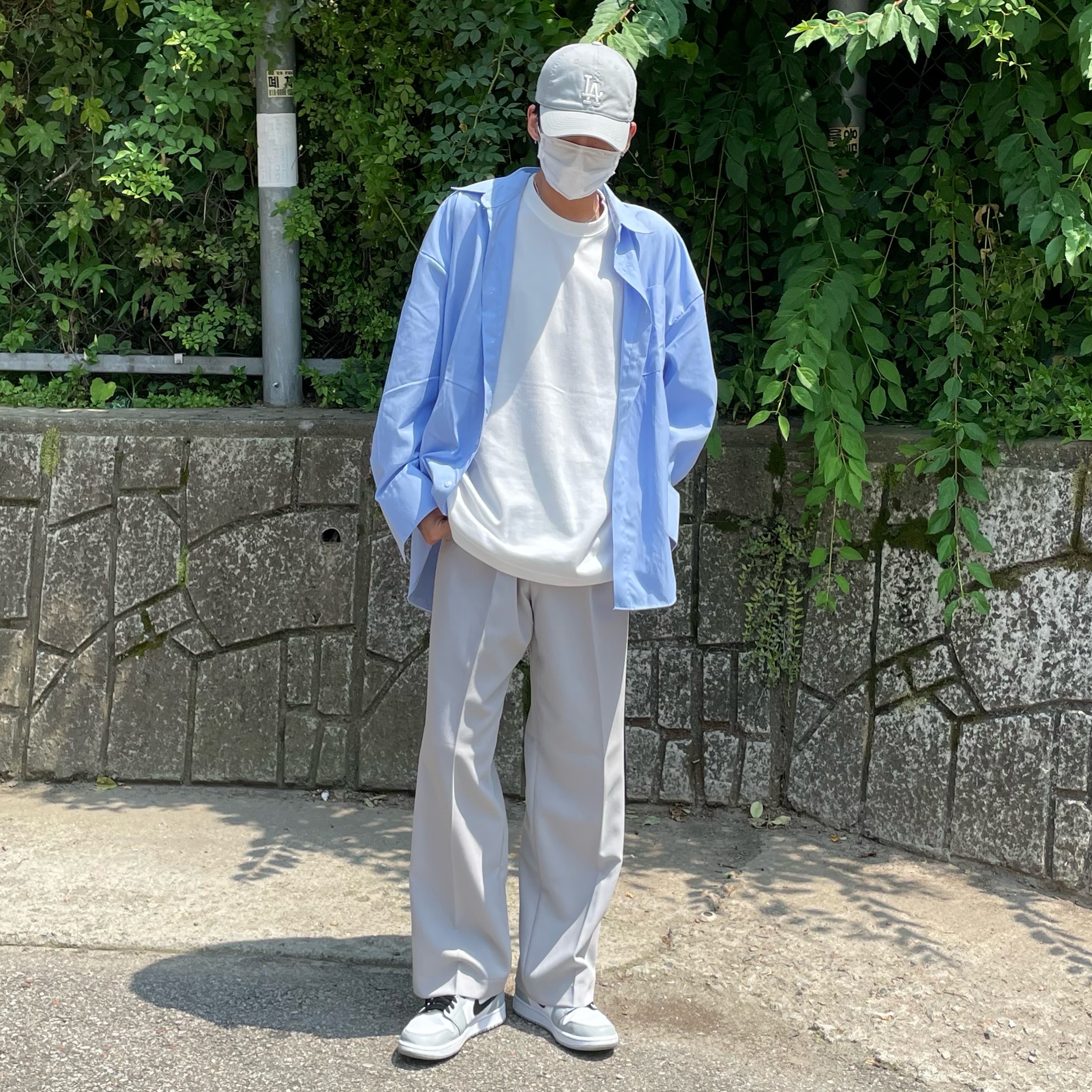 Jordan 1 Mid Light Smoke Grey 착용 스타일