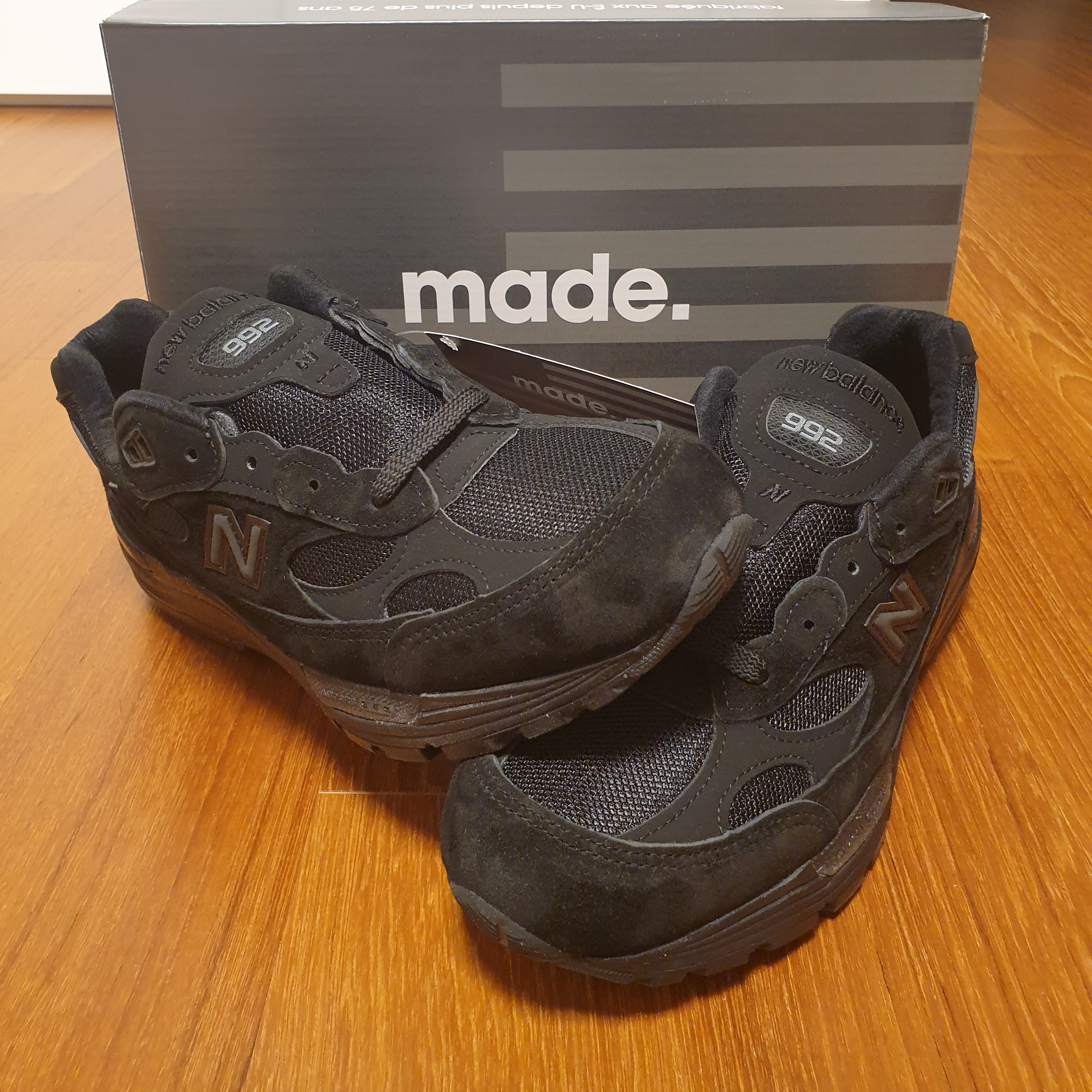 New Balance 992 Made in USA Triple Black 착용 스타일 - 2