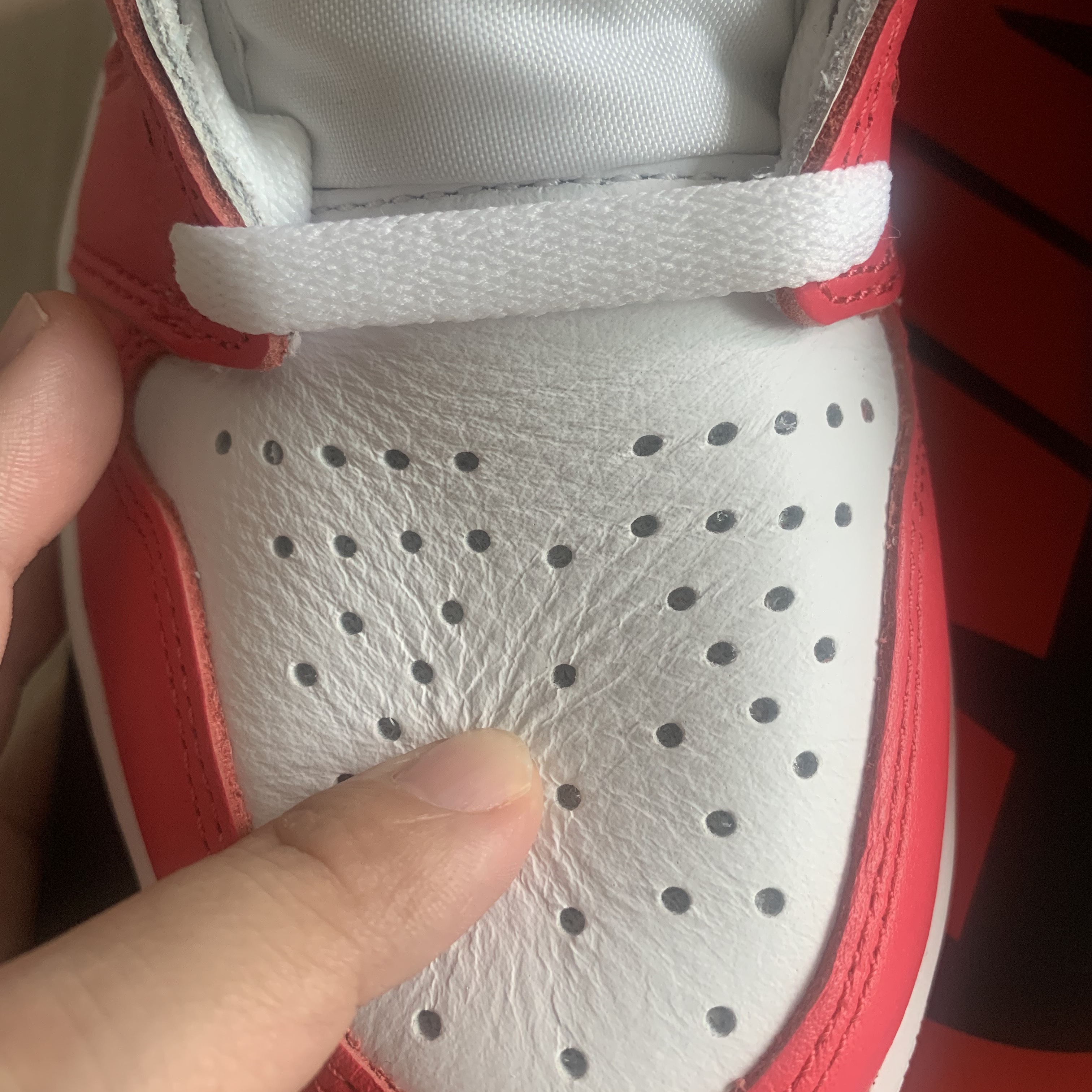 Jordan 1 Retro High OG Light Fusion Red 착용 스타일 - 3