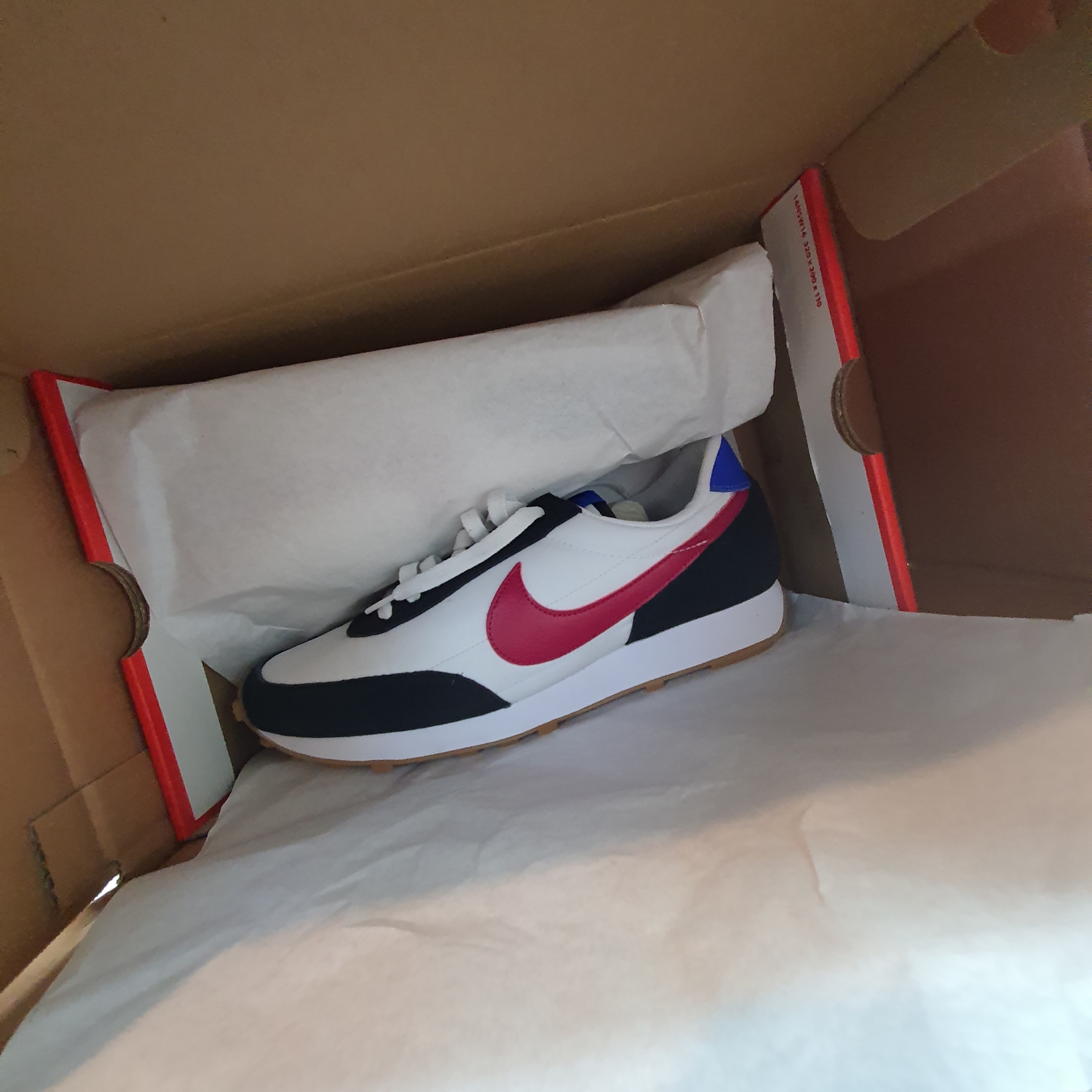 (W) Nike Daybreak White Noble Red 착용 스타일