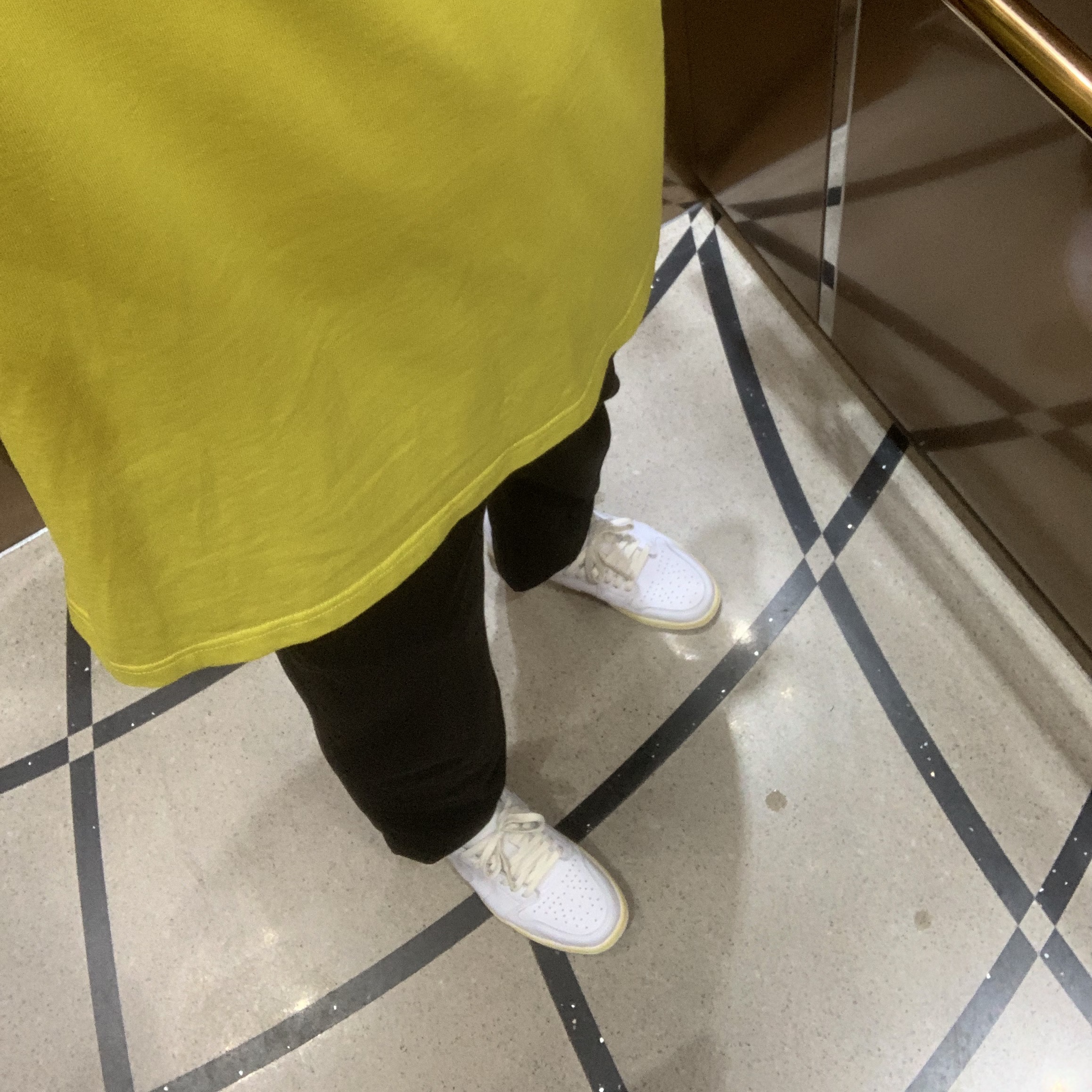 Jordan 1 Low OG Neutral Grey 착용 스타일 - 1