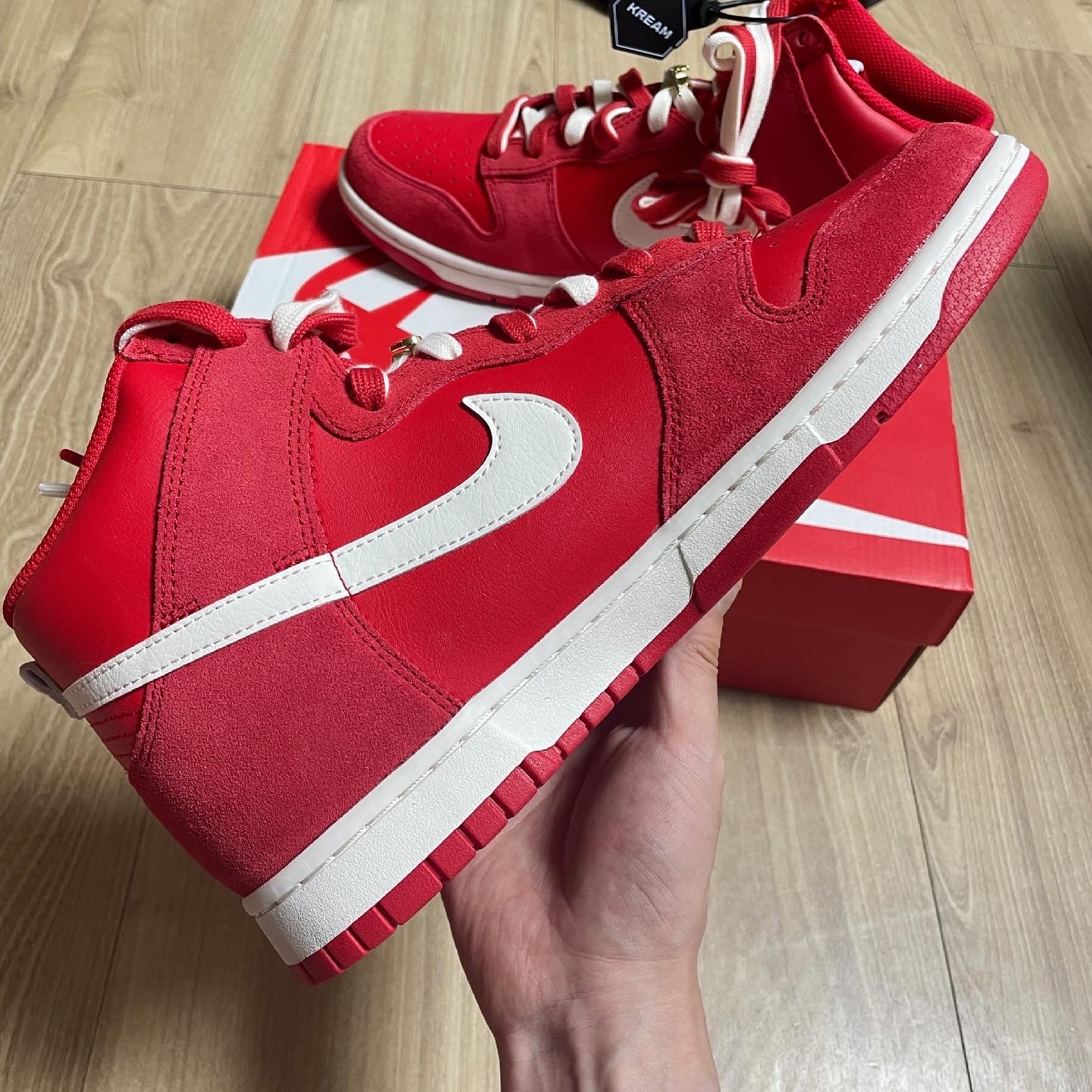 Nike Dunk High SE First Use University Red 착용 스타일 - 3