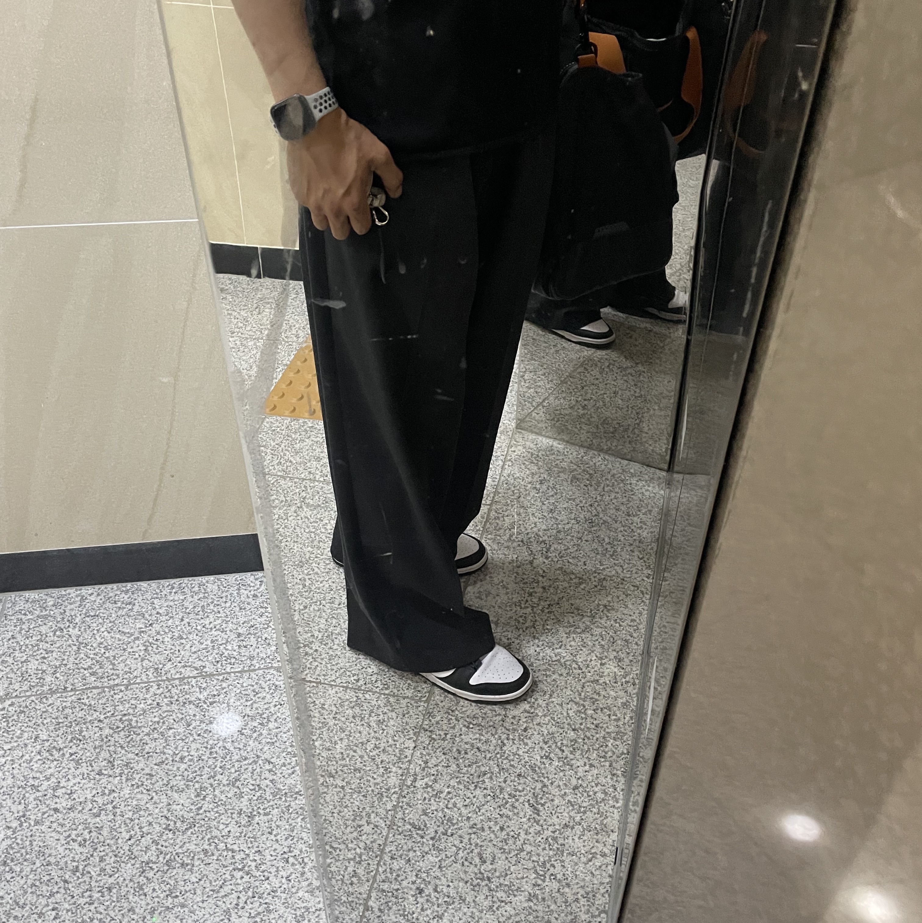 Nike Dunk Low Retro Black 착용 스타일