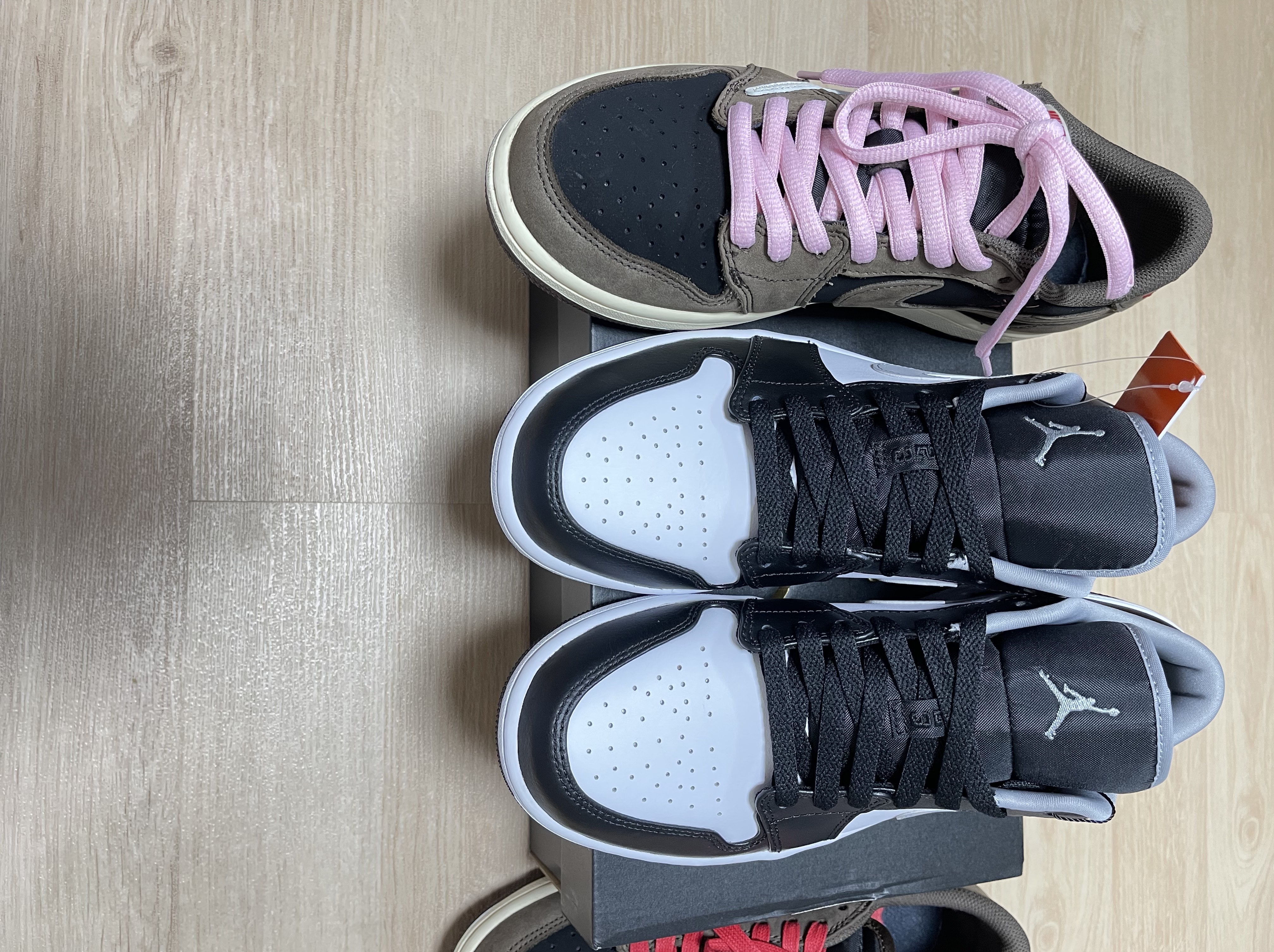 Jordan 1 Low Black Particle Grey 착용 스타일 - 4