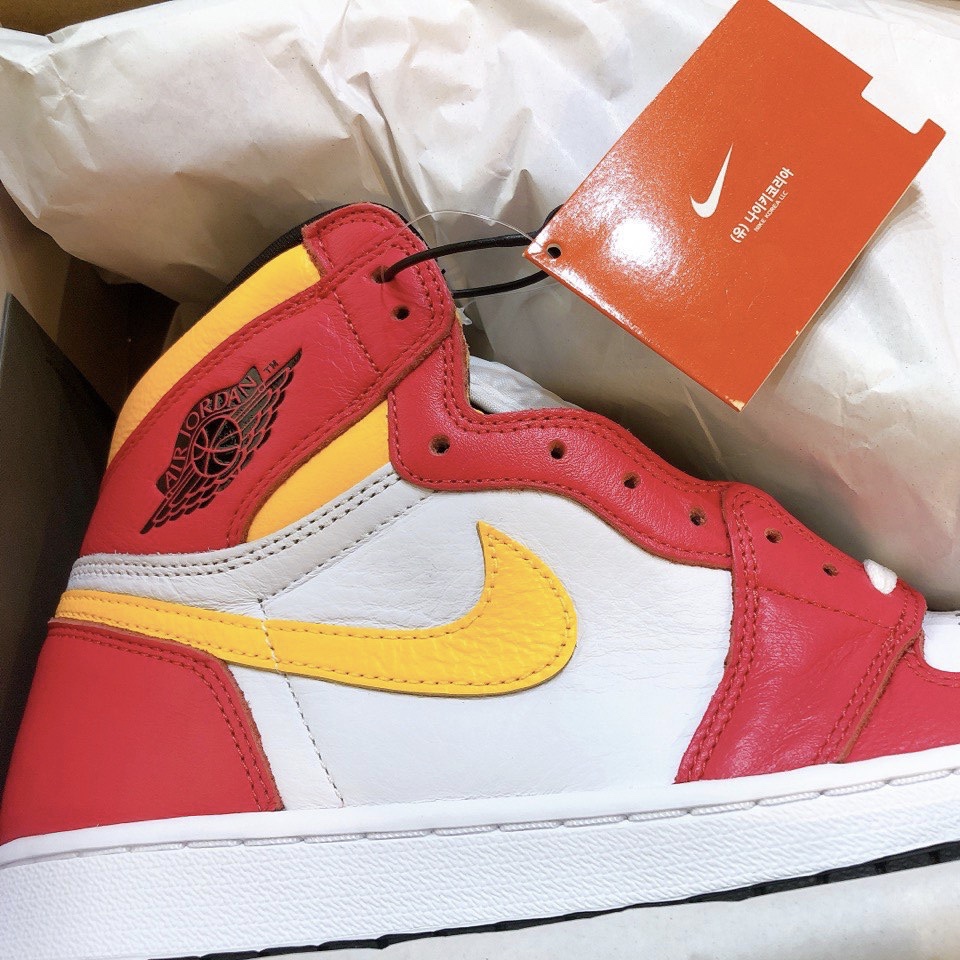 Jordan 1 Retro High OG Light Fusion Red 착용 스타일