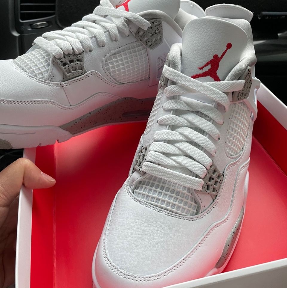Jordan 4 Retro Tech White 착용 스타일