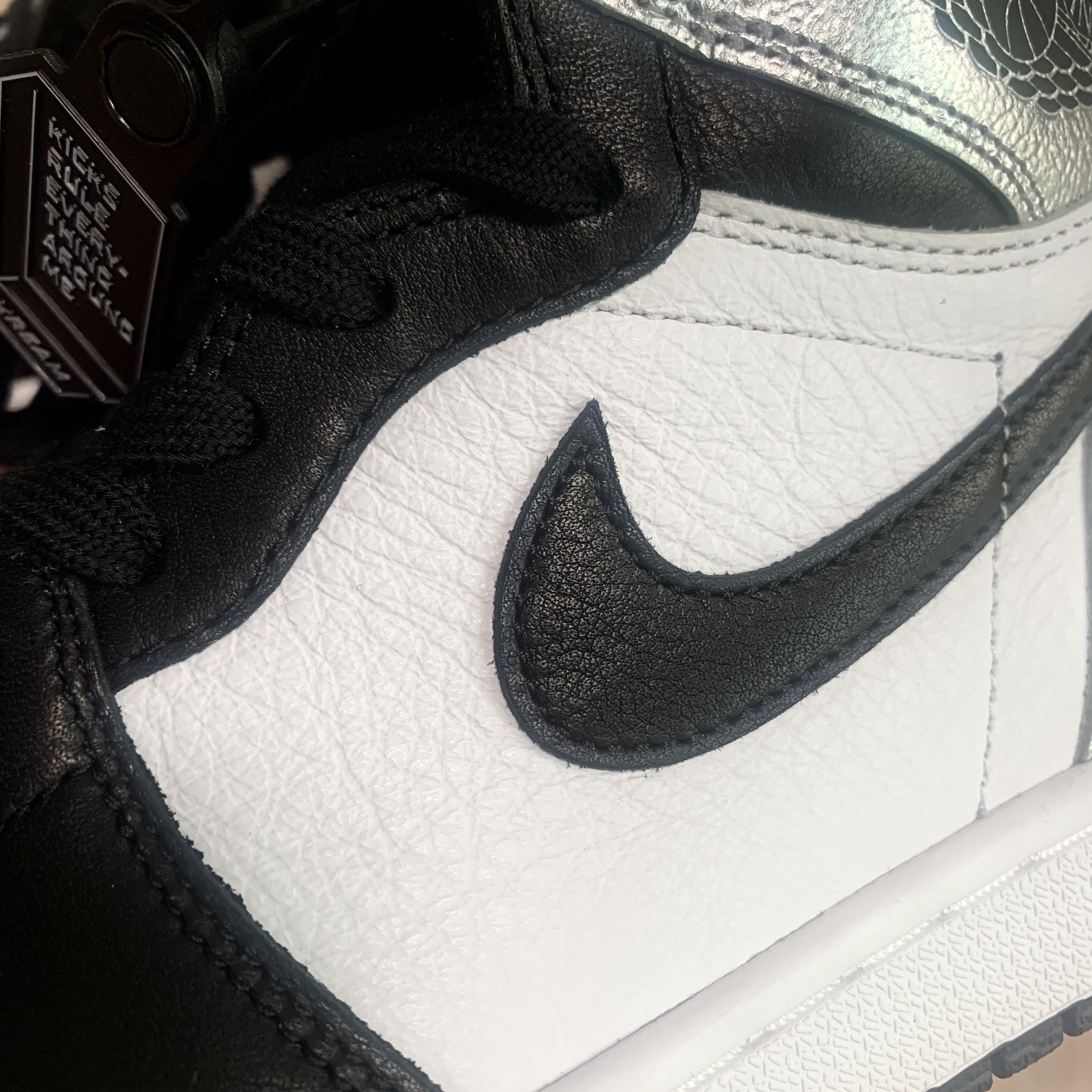 (W) Jordan 1 Retro High OG Silver Toe 착용 스타일 - 2