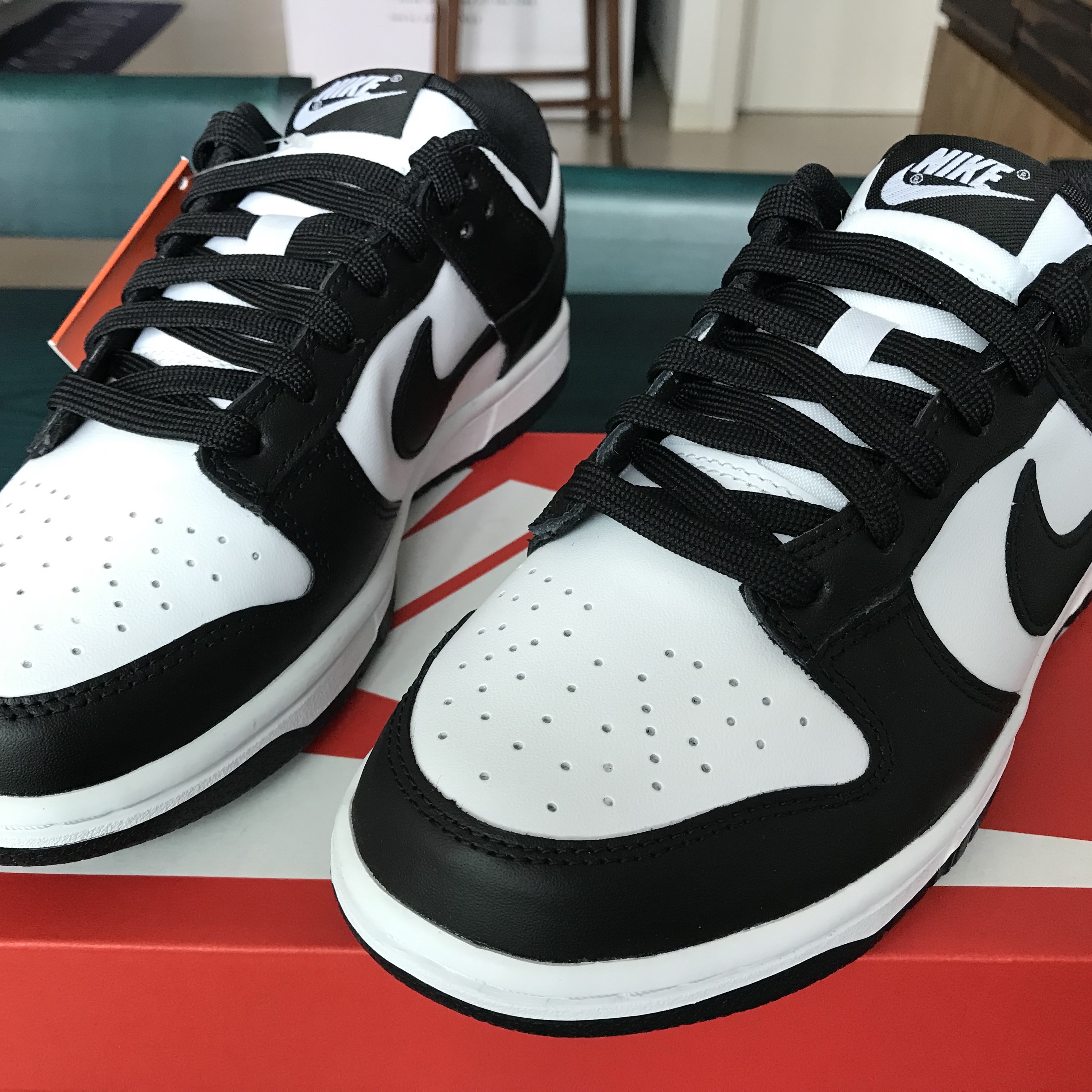 (W) Nike Dunk Low Black 착용 스타일 - 3