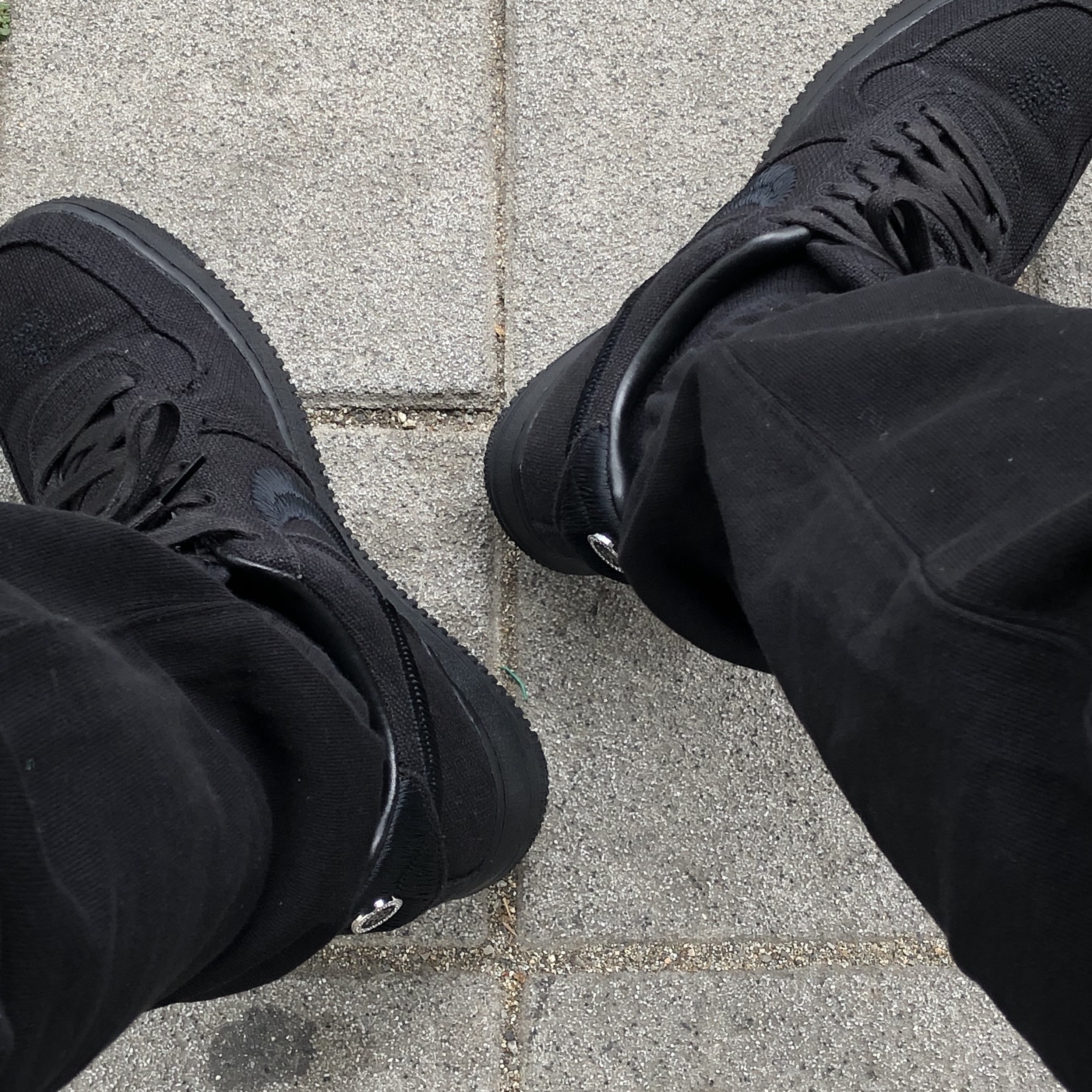 Nike x Stussy Air Force 1 Low Triple Black 착용 스타일