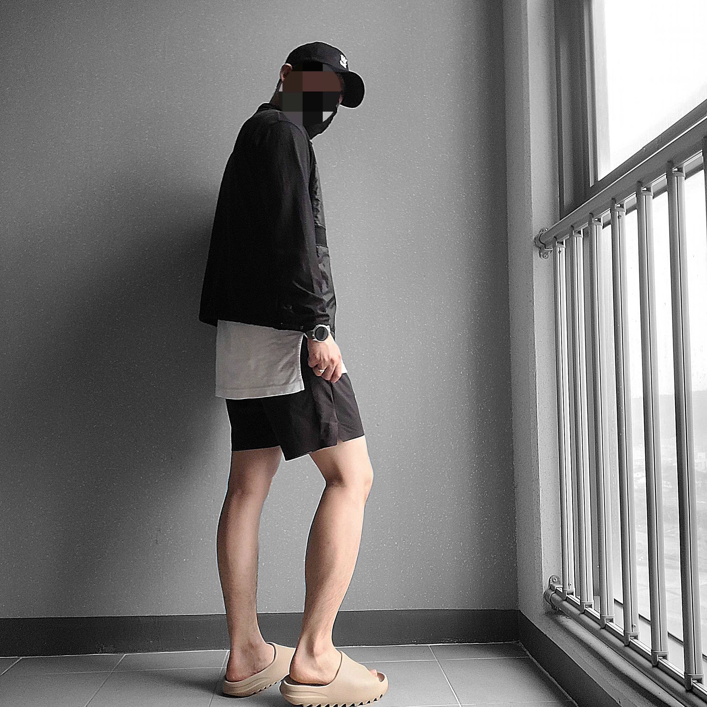 Adidas Yeezy Slide Pure 착용 스타일 - 1