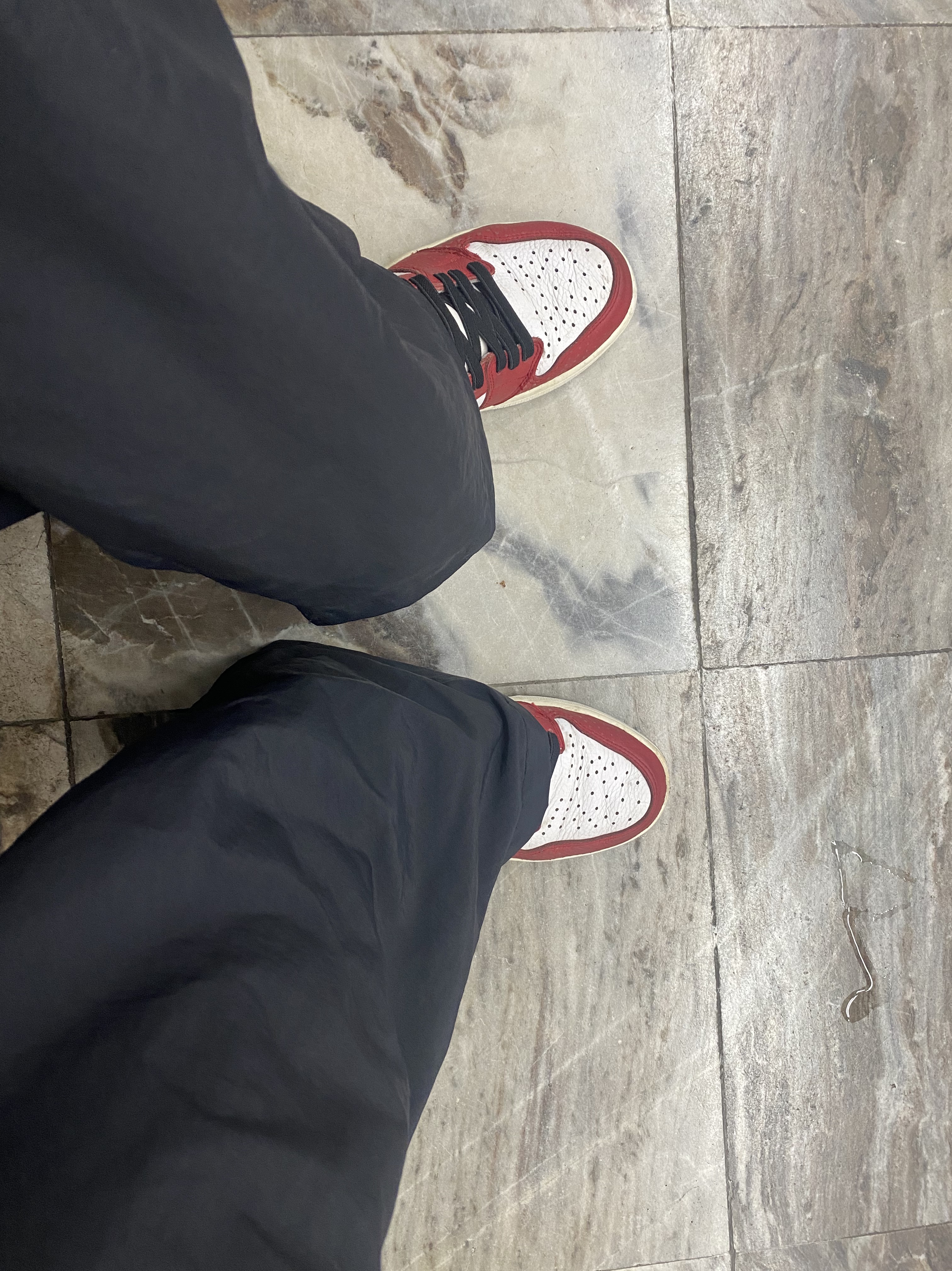 Jordan 1 Retro High Spider-Man Origin Story 착용 스타일 - 2