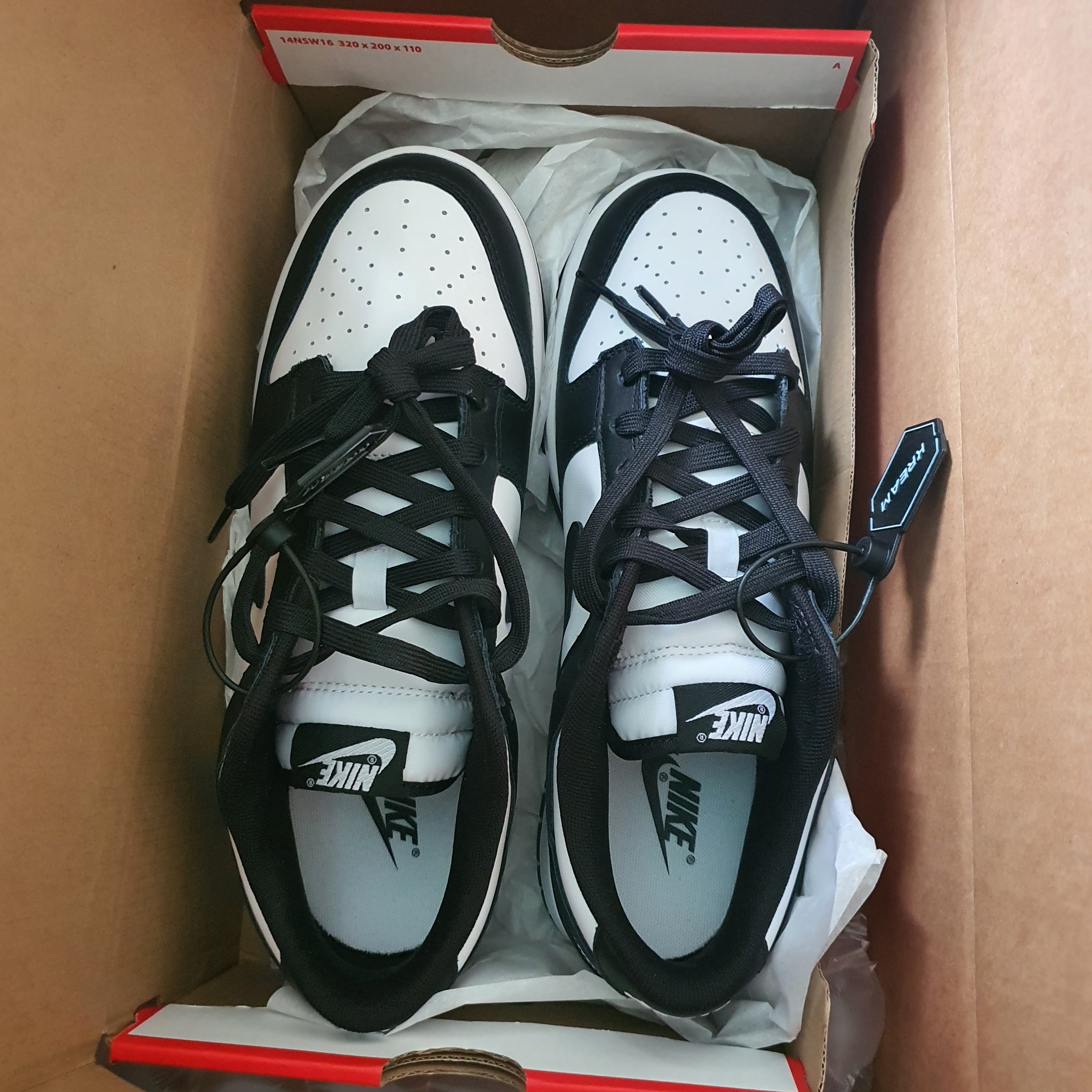 Nike Dunk Low Retro Black 착용 스타일 - 1
