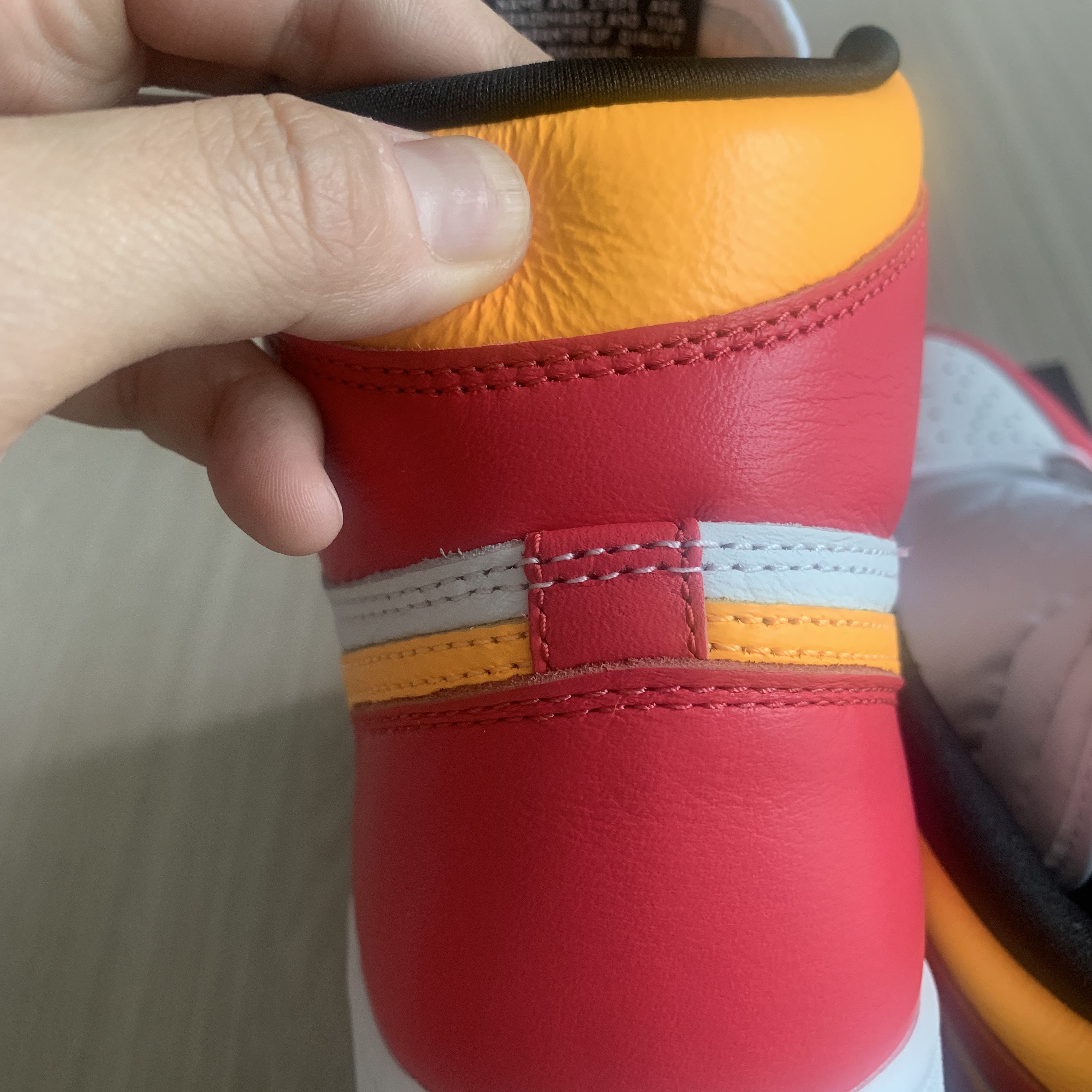 Jordan 1 Retro High OG Light Fusion Red 착용 스타일 - 4