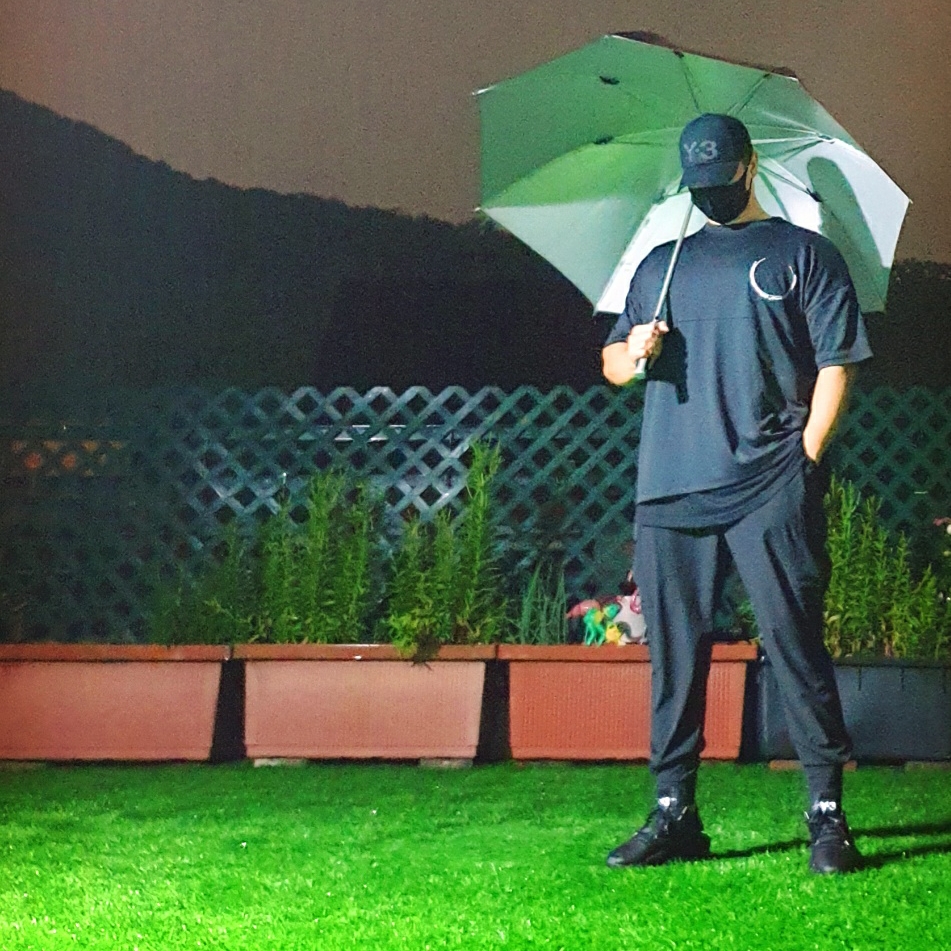Y-3 Kaiwa Black White 착용 스타일 - 1