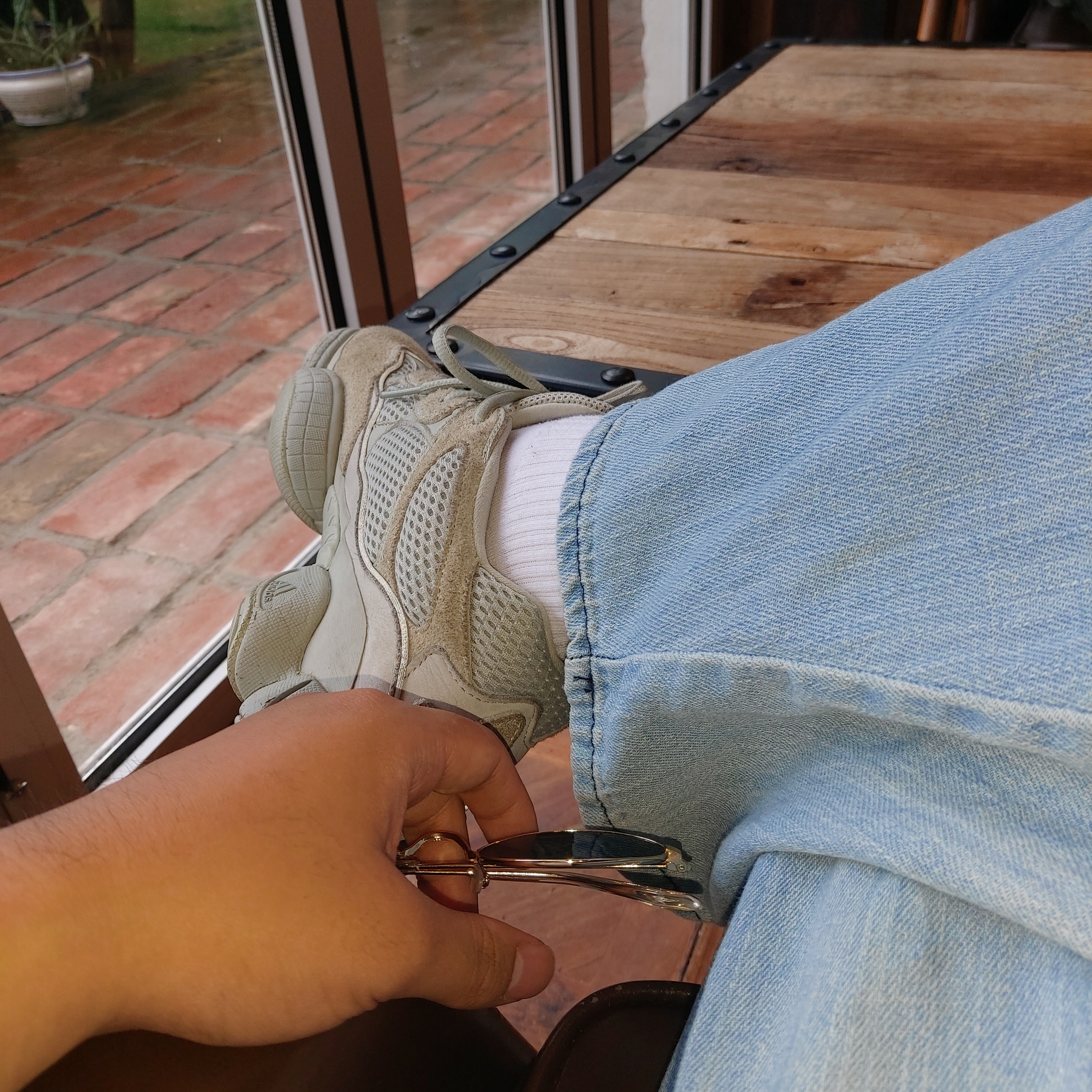 Adidas Yeezy 500 Salt 착용 스타일