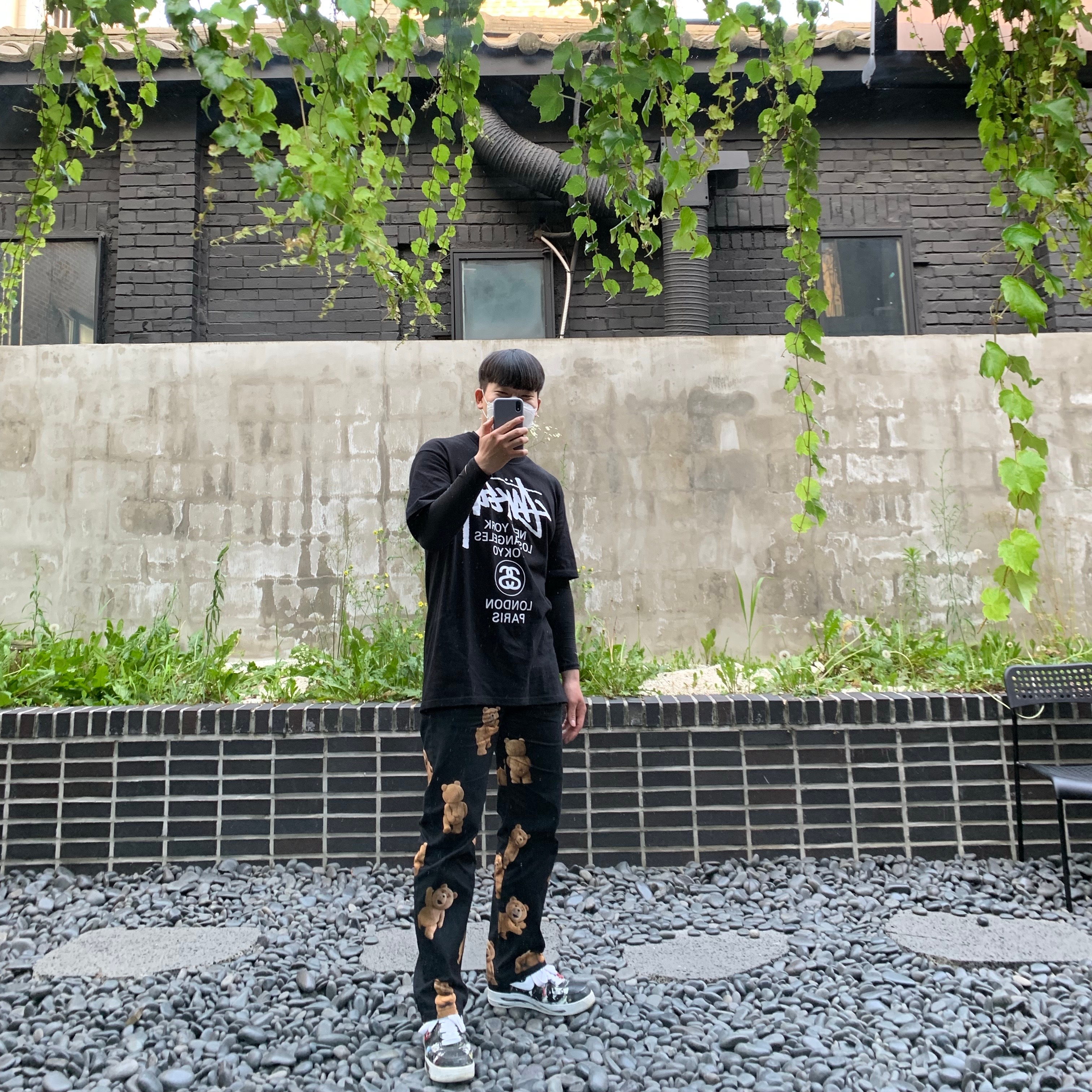 Stussy World Tour T-Shirt Black, Nike x Peaceminusone Air Force 1 Low Para-Noise 착용 스타일