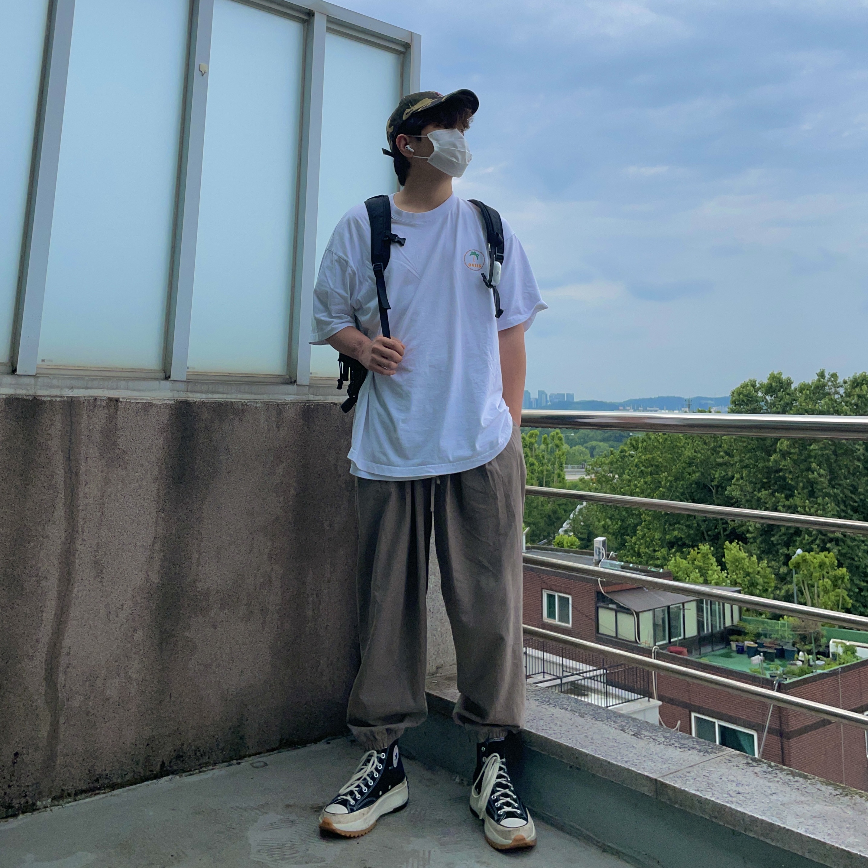 Converse x JW Anderson Run Star Hike Hi Black 착용 스타일