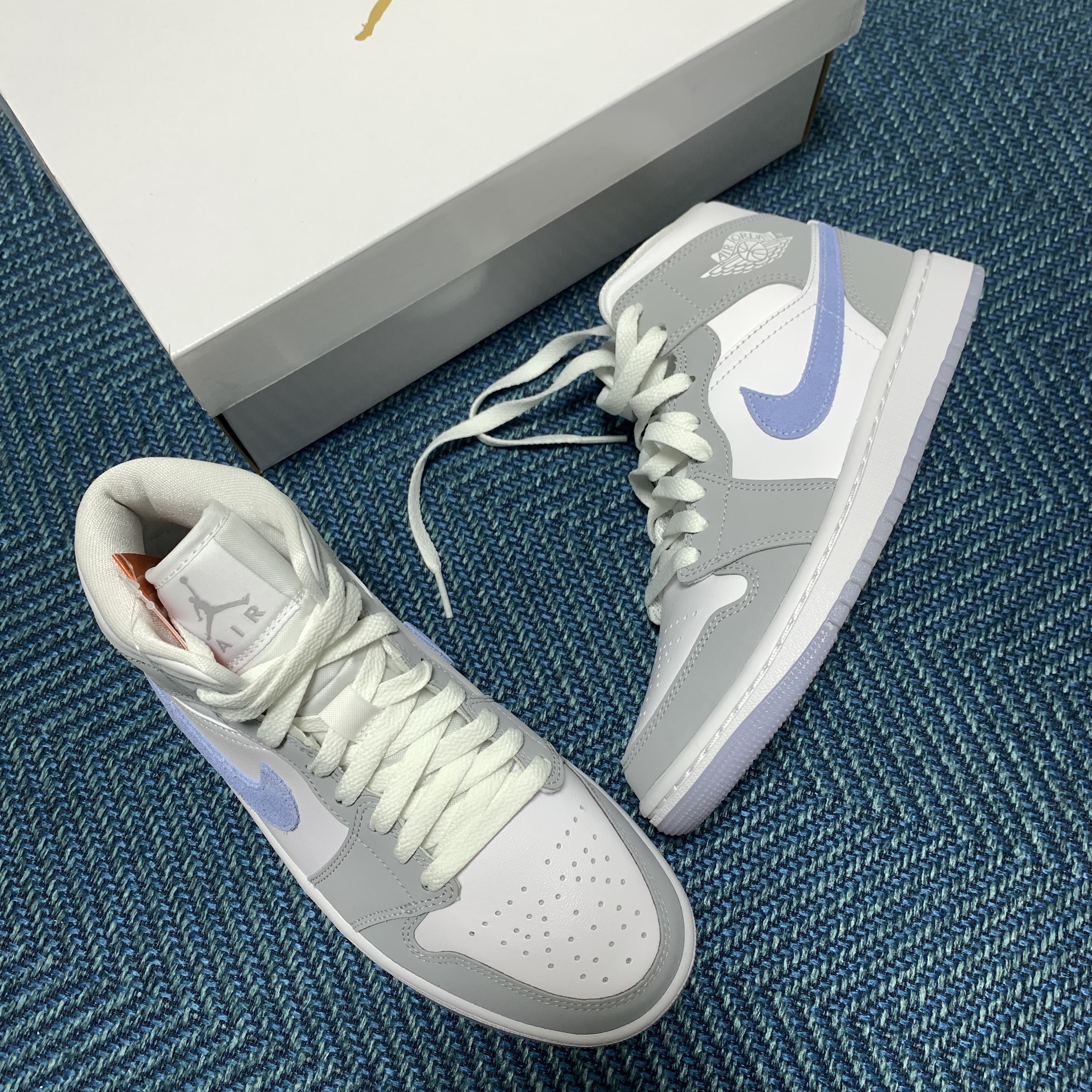 (W) Jordan 1 Mid Wolf Grey 착용 스타일 - 2