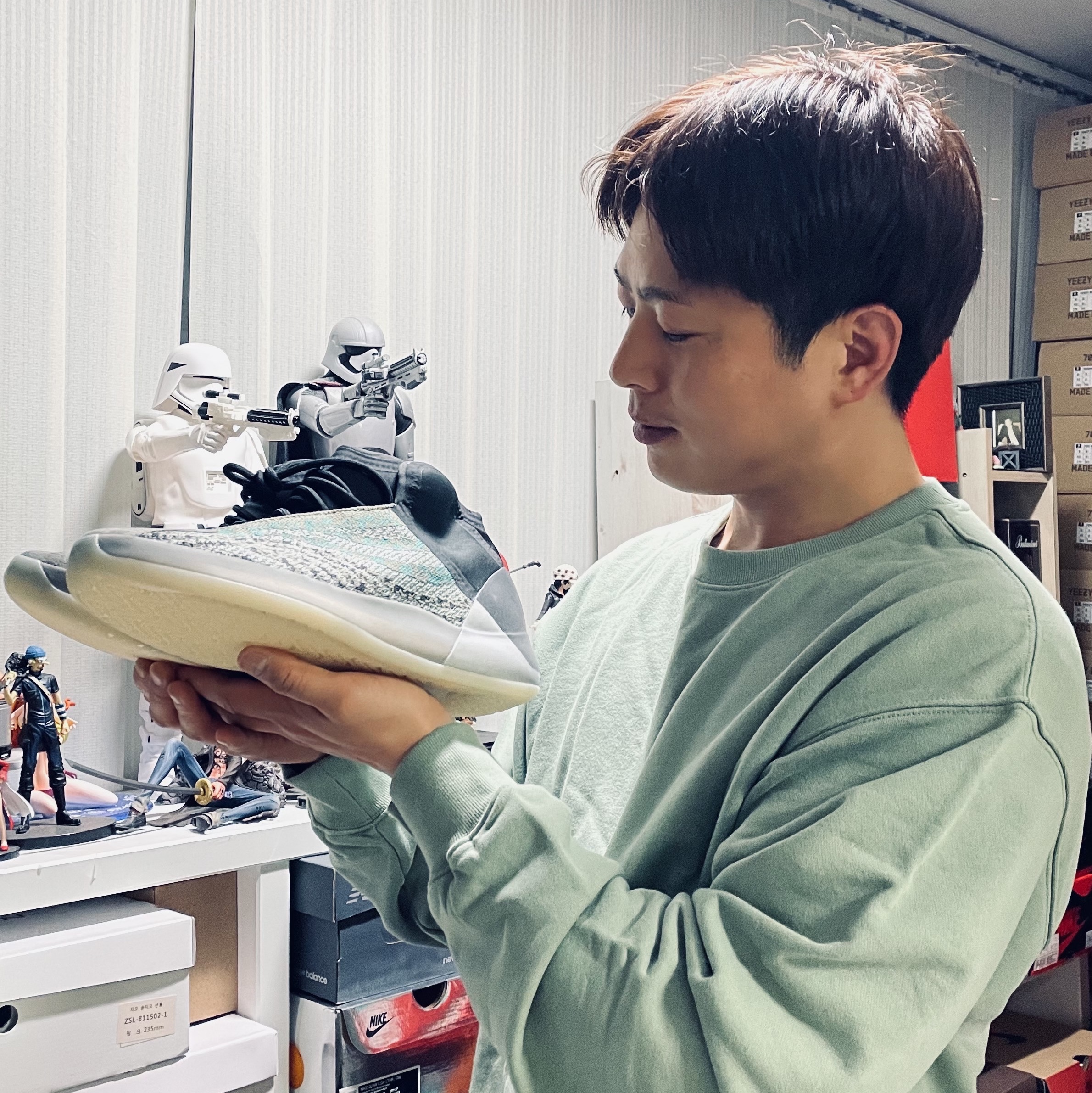 Adidas Yeezy QNTM Teal Blue 착용 스타일 - 1