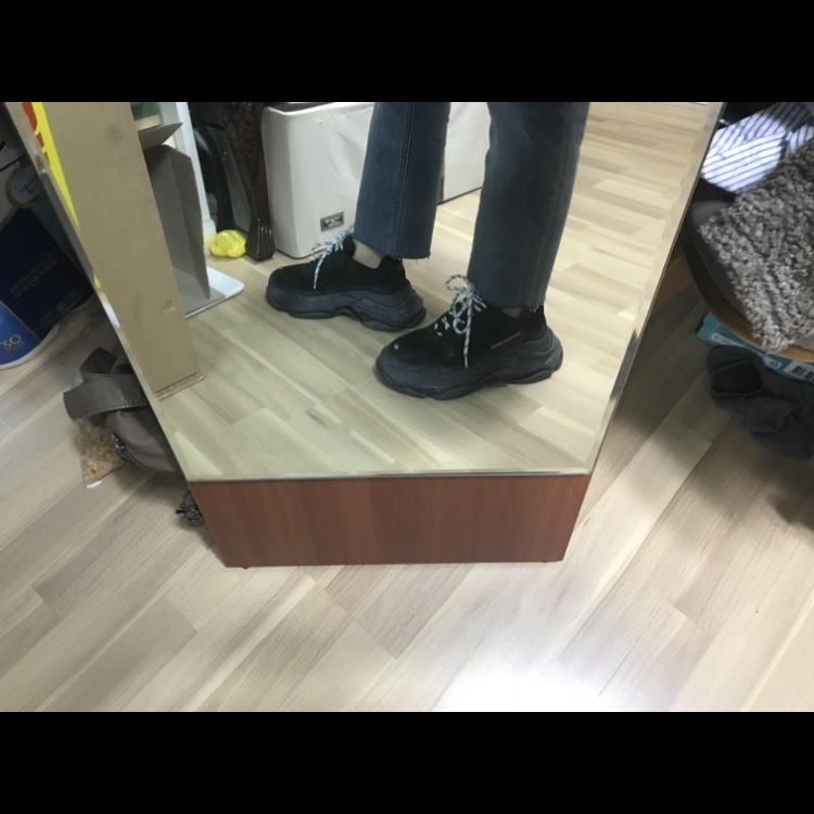 Balenciaga Triple S Black Clear Sole 2019 착용 스타일 - 2