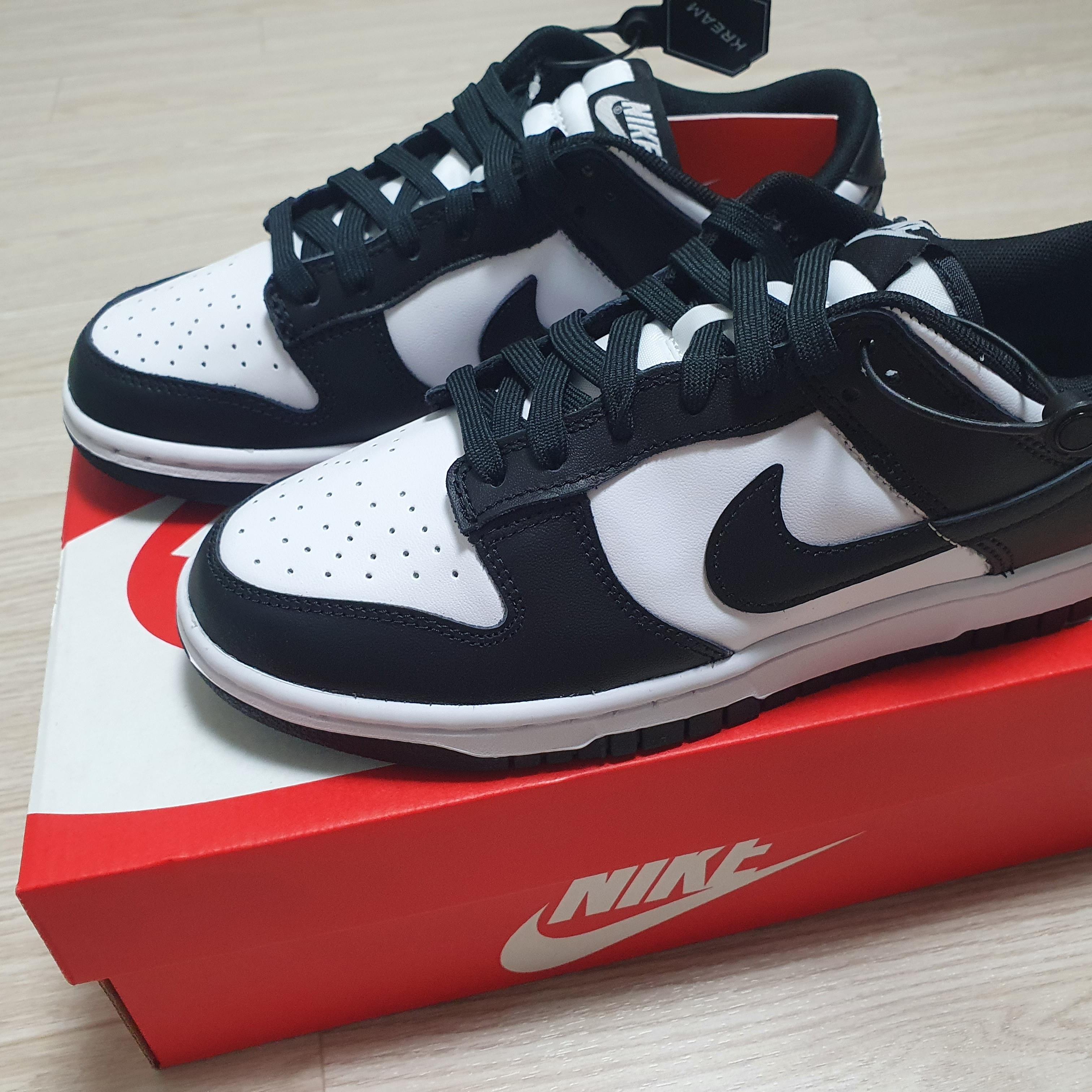 Nike Dunk Low Retro Black 착용 스타일