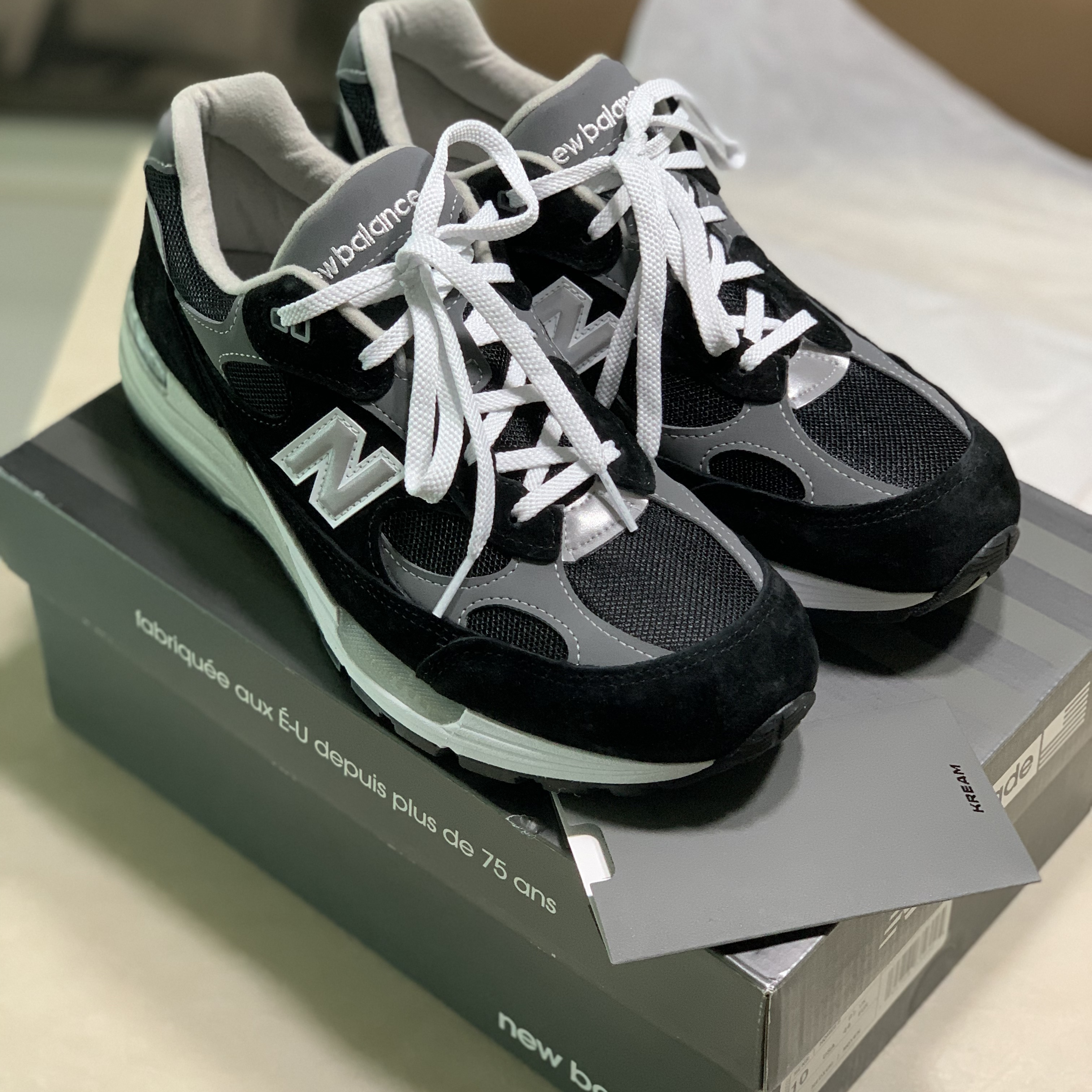 New Balance 992 Made in USA Black Grey 착용 스타일 - 4