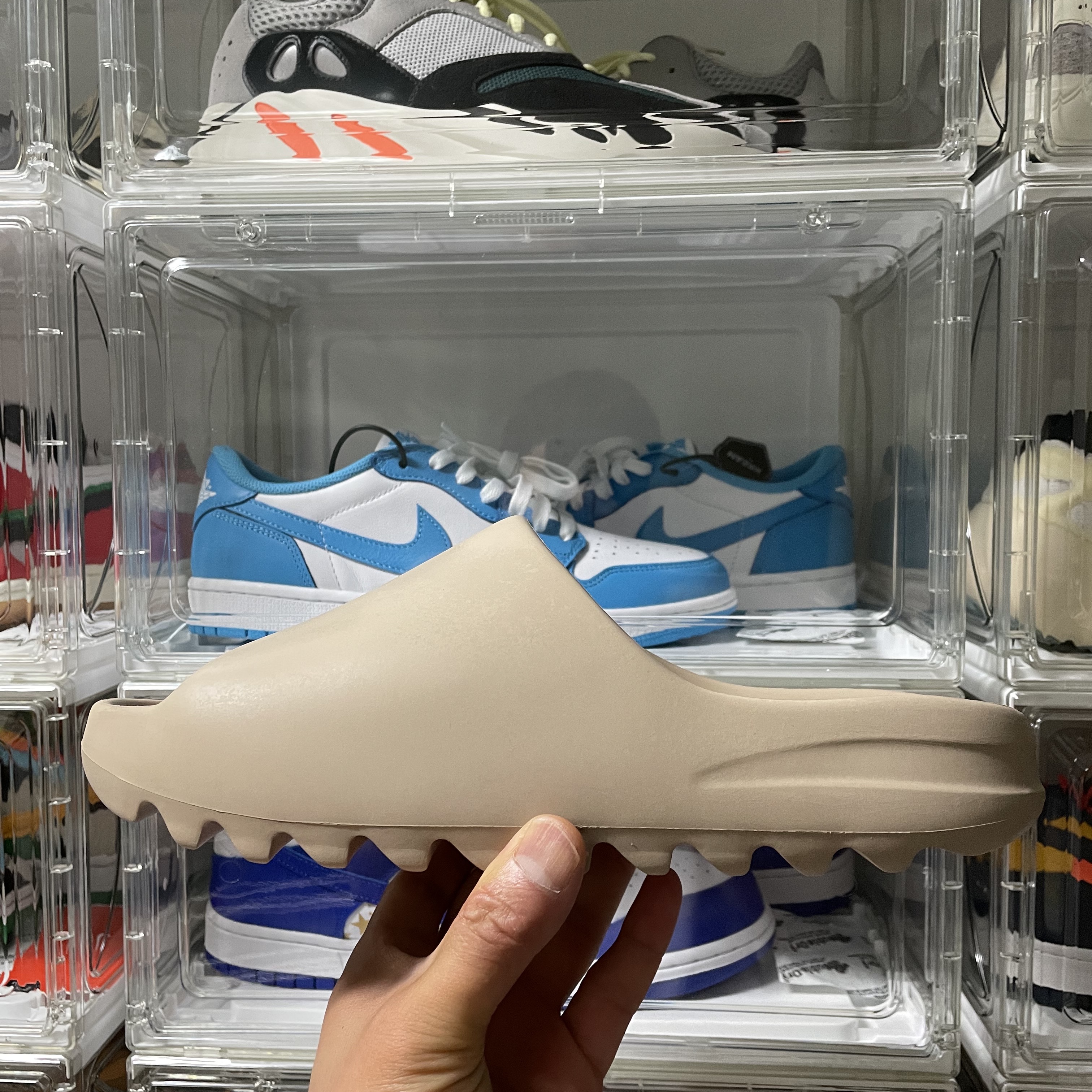 Adidas Yeezy Slide Pure 착용 스타일 - 4