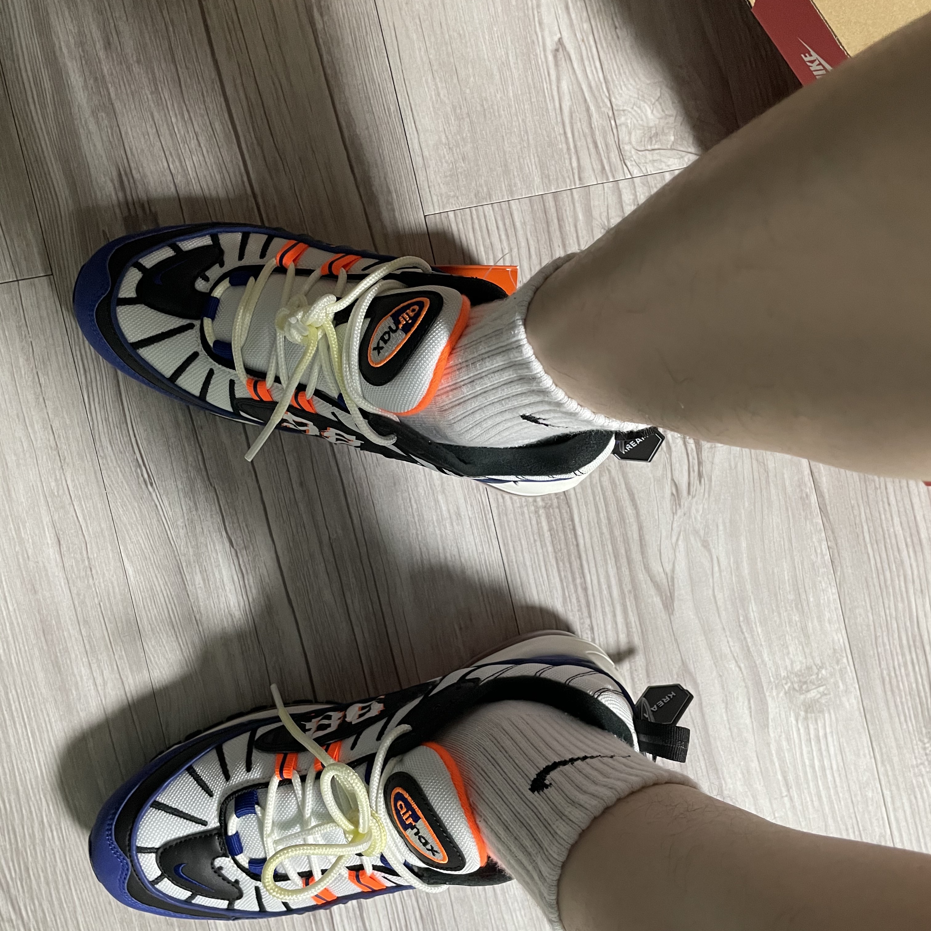Nike Air Max 98 New York 착용 스타일