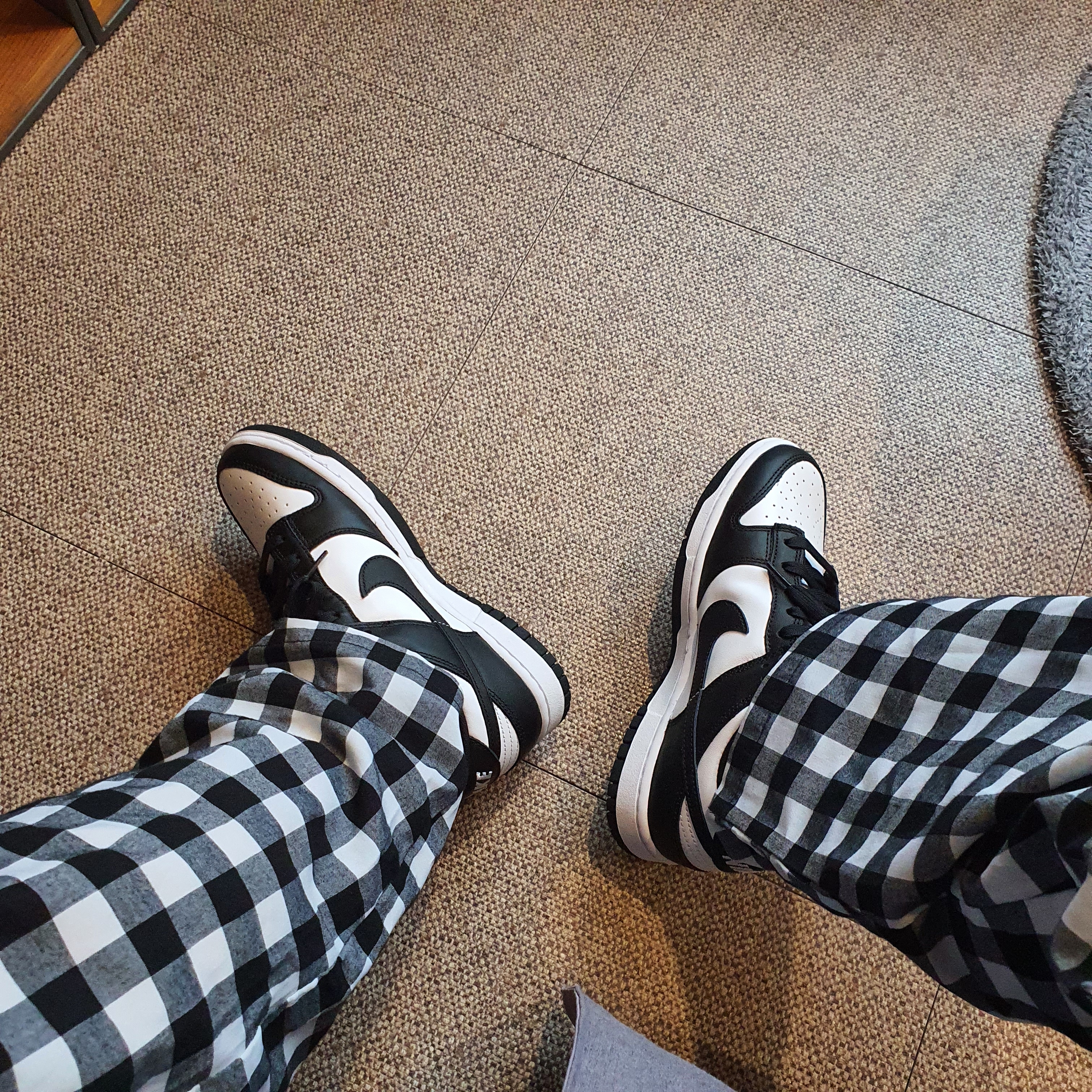 Nike Dunk Low Retro Black 착용 스타일