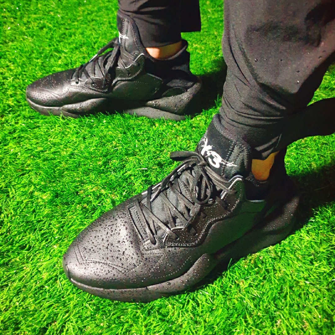 Y-3 Kaiwa Black White 착용 스타일 - 4