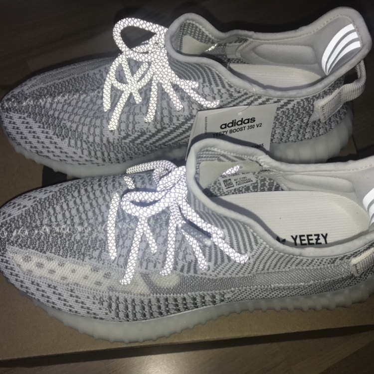 Adidas Yeezy Boost 350 V2 Static - Non-Reflective 2018 착용 스타일 - 2
