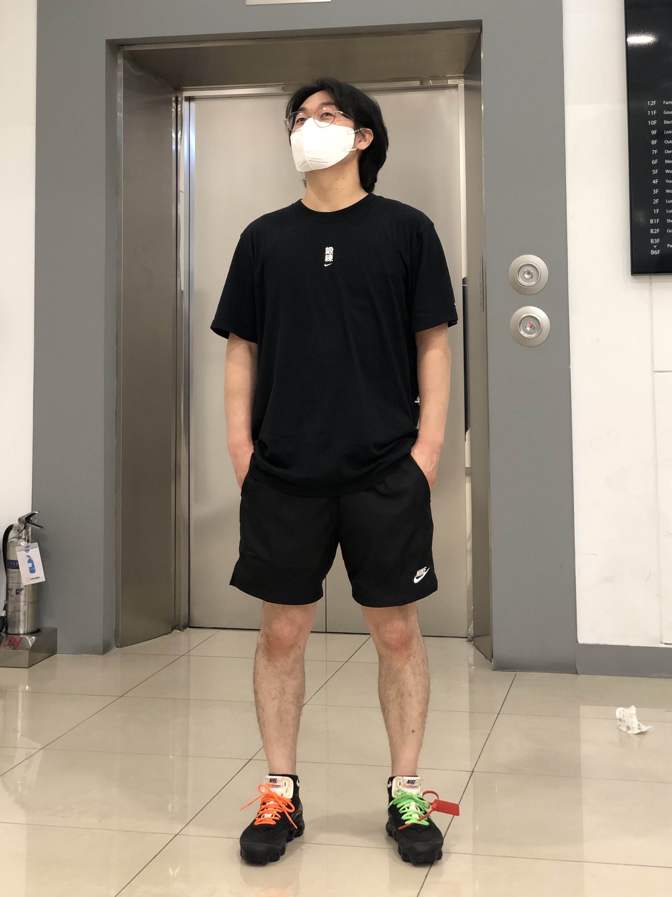 Nike x Off-White Air VaporMax OG Black The Ten, Nike x Matthew M Williams NRG T-Shirt Black 착용 스타일 - 1