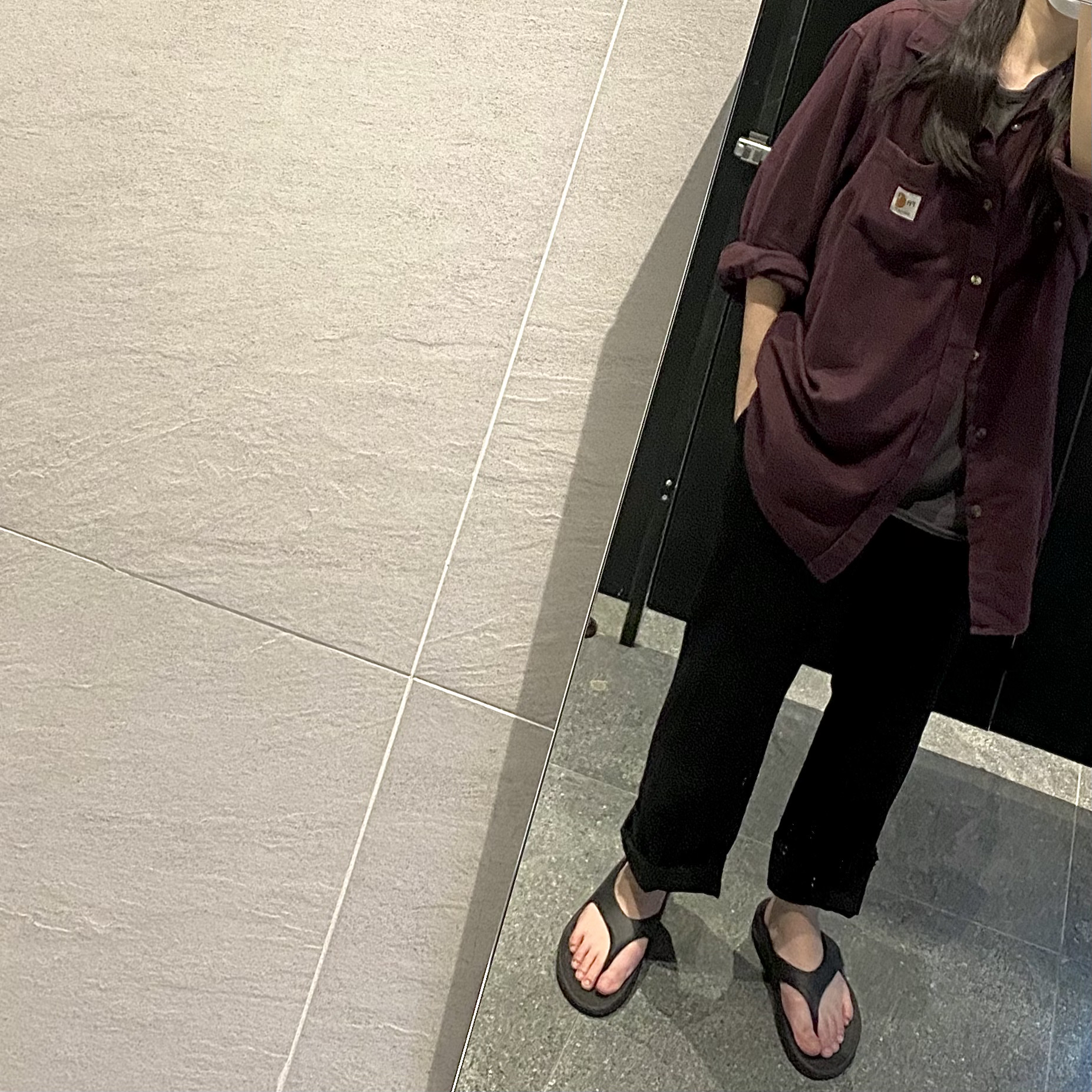 Oofos OOriginal Black 착용 스타일