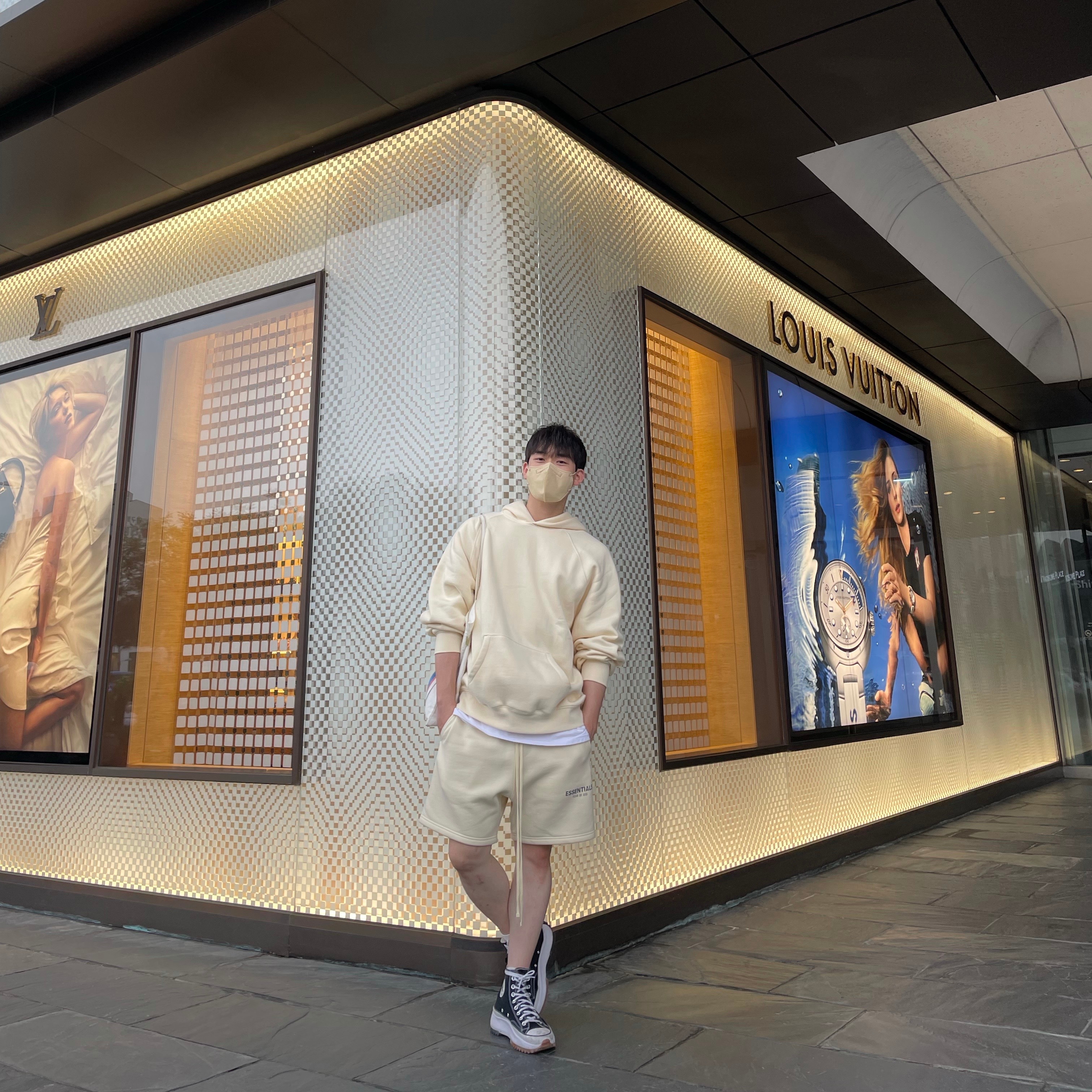 Essentials Pull-Over Hoodie Cream - 21SS, Essentials Sweatshorts Cream - 21SS 착용 스타일