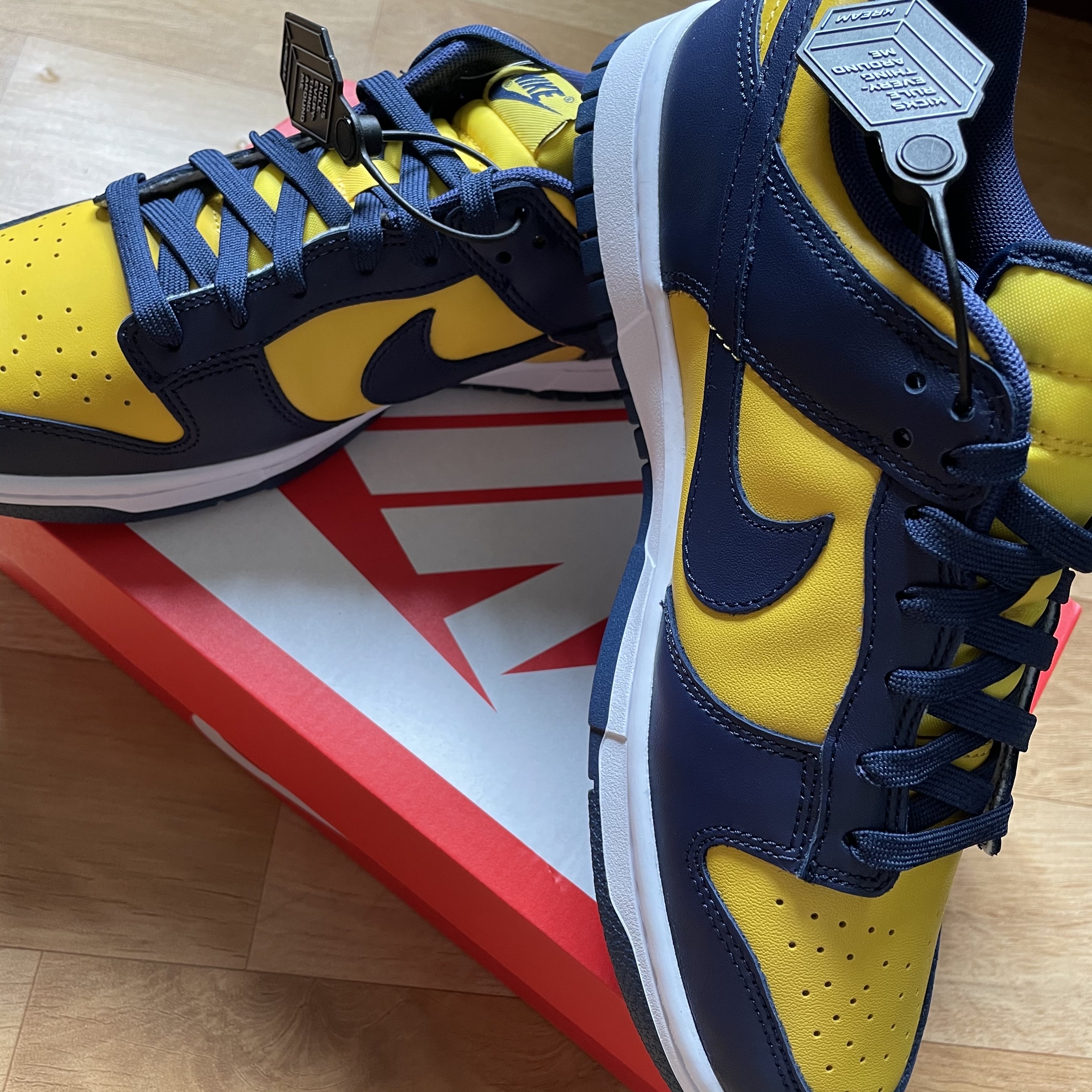 Nike Dunk Low Retro Varsity Maize 착용 스타일 - 2