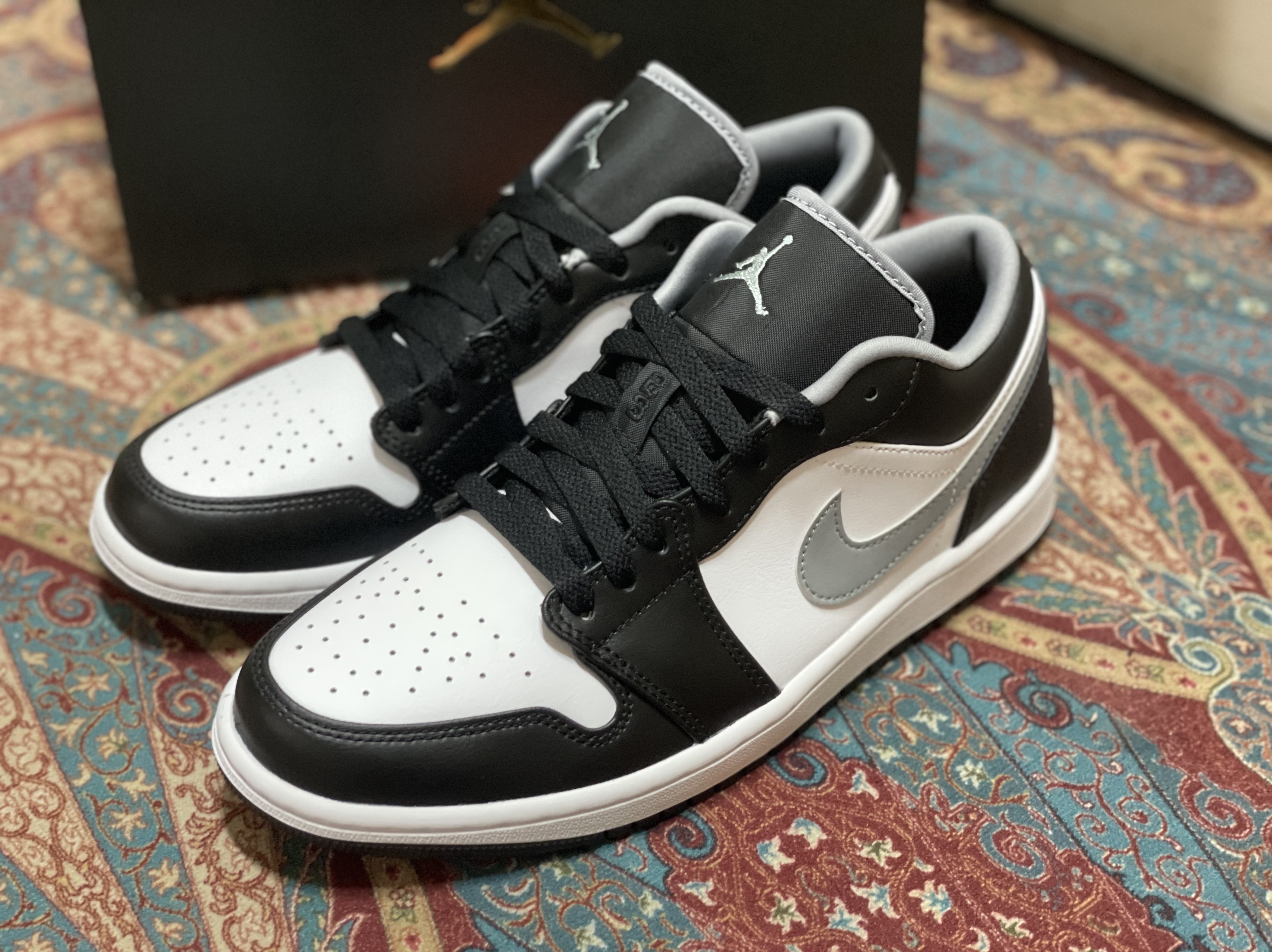 Jordan 1 Low Black Particle Grey 착용 스타일