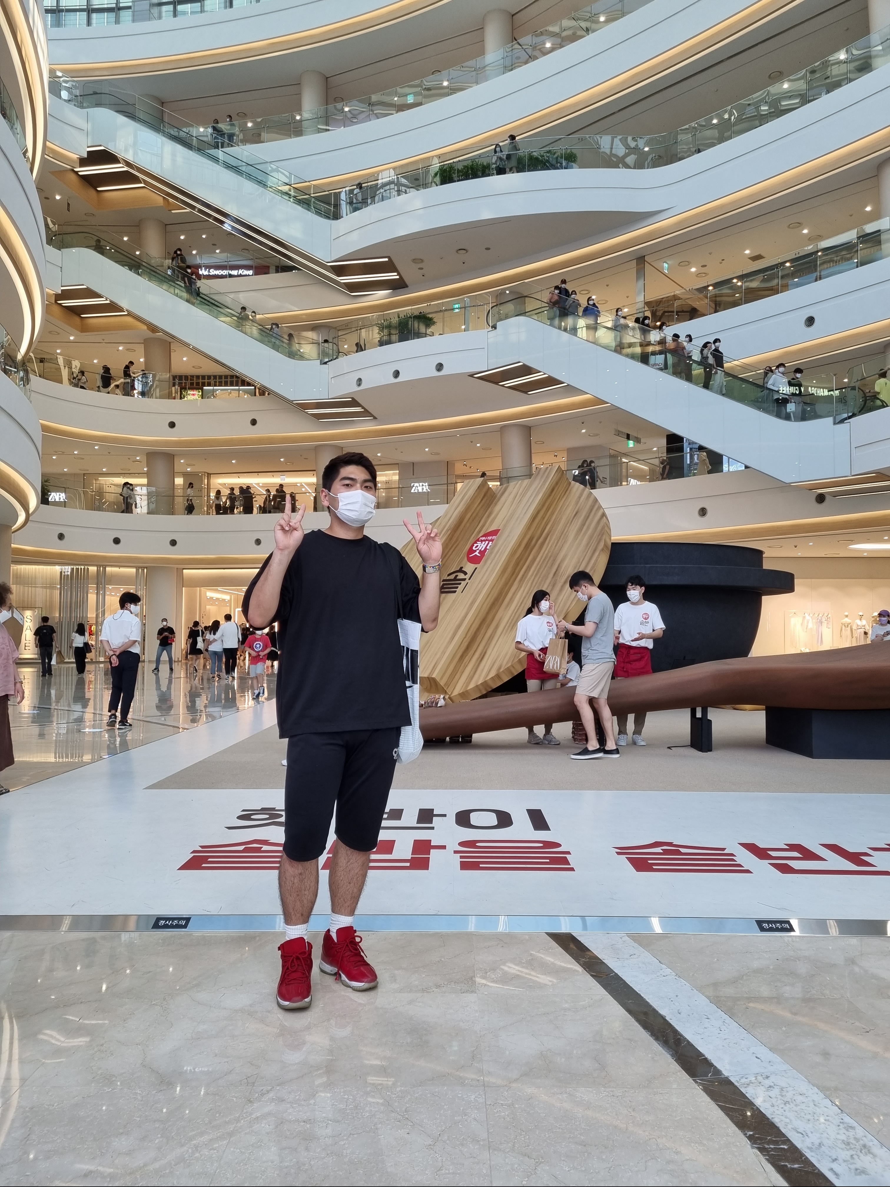 Jordan 11 Retro Win Like 96 Gym Red 착용 스타일 - 2