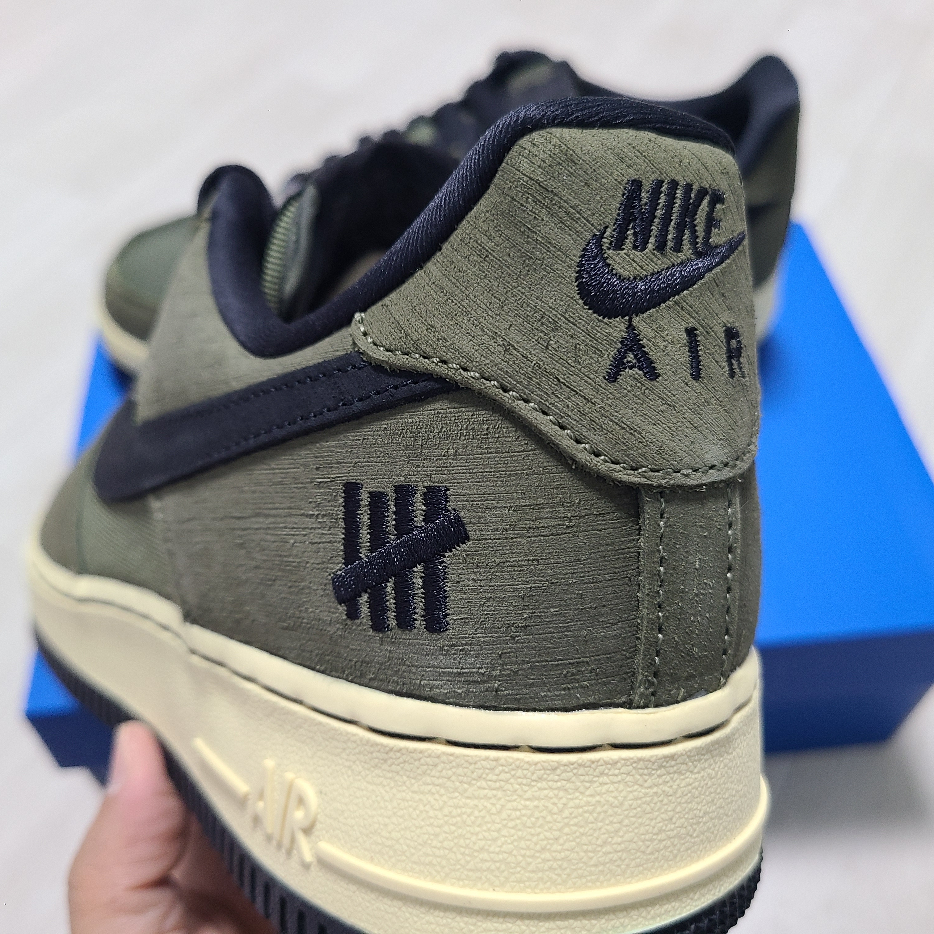 Nike x Undefeated Air Force 1 Low SP Ballistic 착용 스타일 - 3