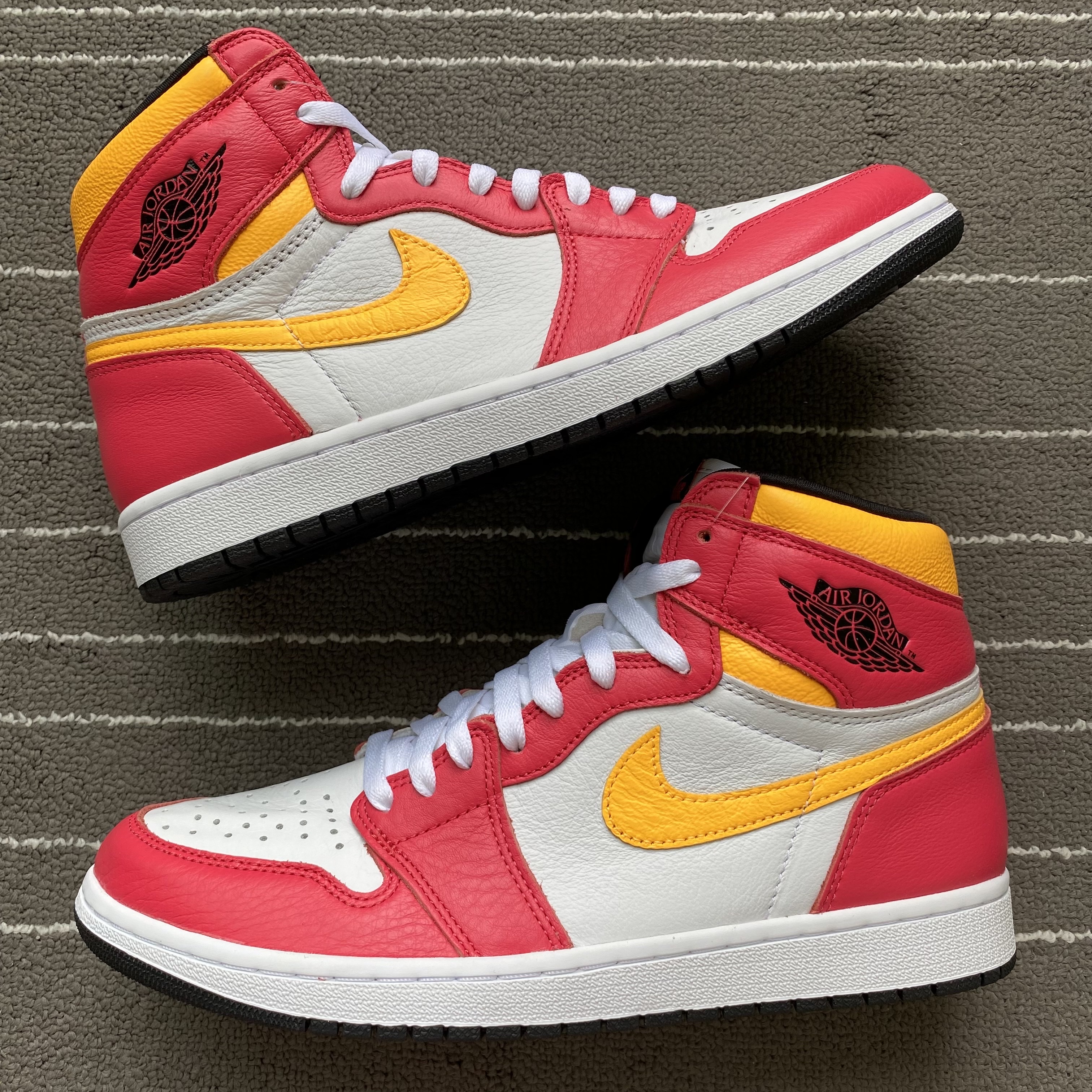 Jordan 1 Retro High OG Light Fusion Red 착용 스타일 - 1