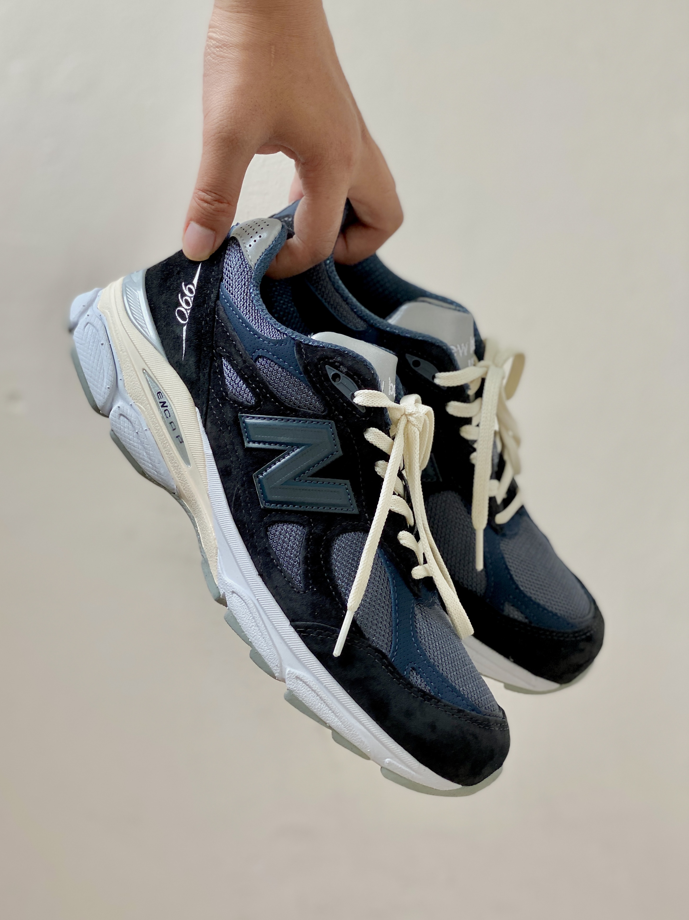 New Balance x Kith 990v3 Genesis 착용 스타일