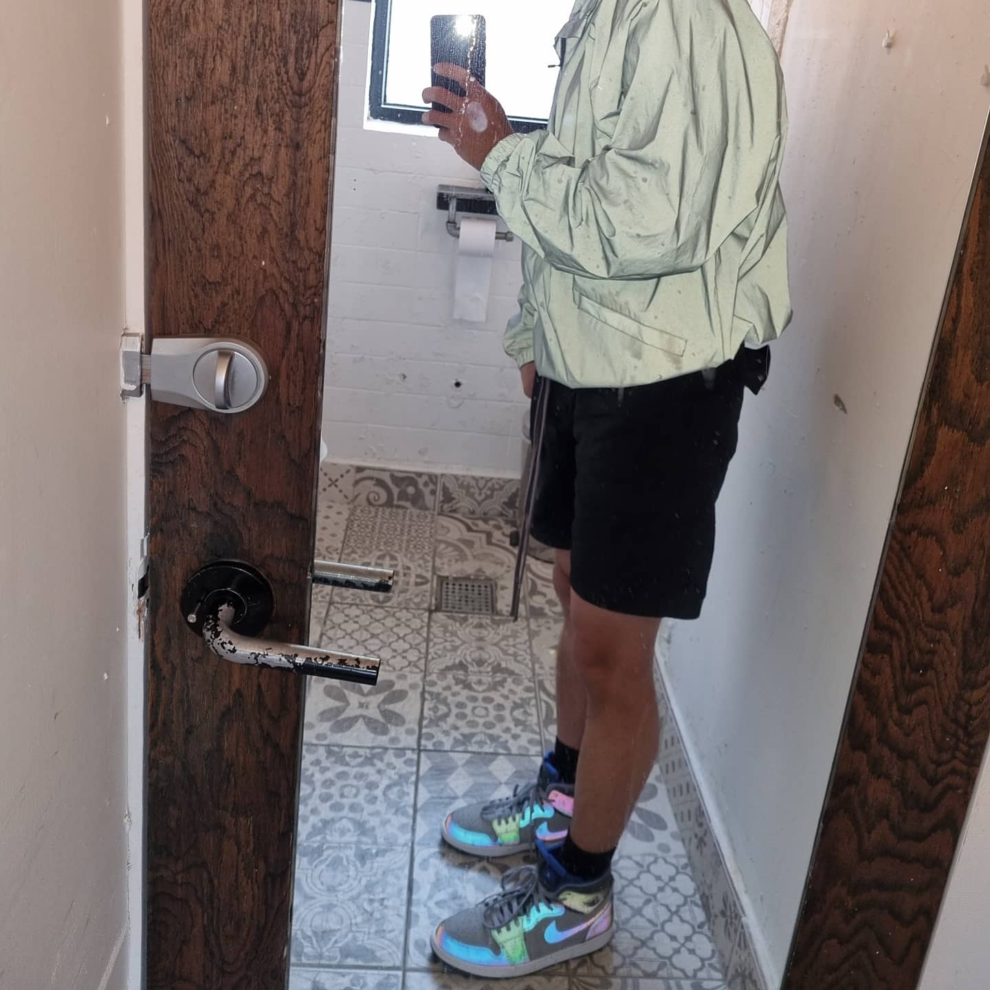 Essentials Track Jacket Silver Reflective - 20SS, Jordan 1 x League of Legends Zoom Air CMFT Esports 착용 스타일