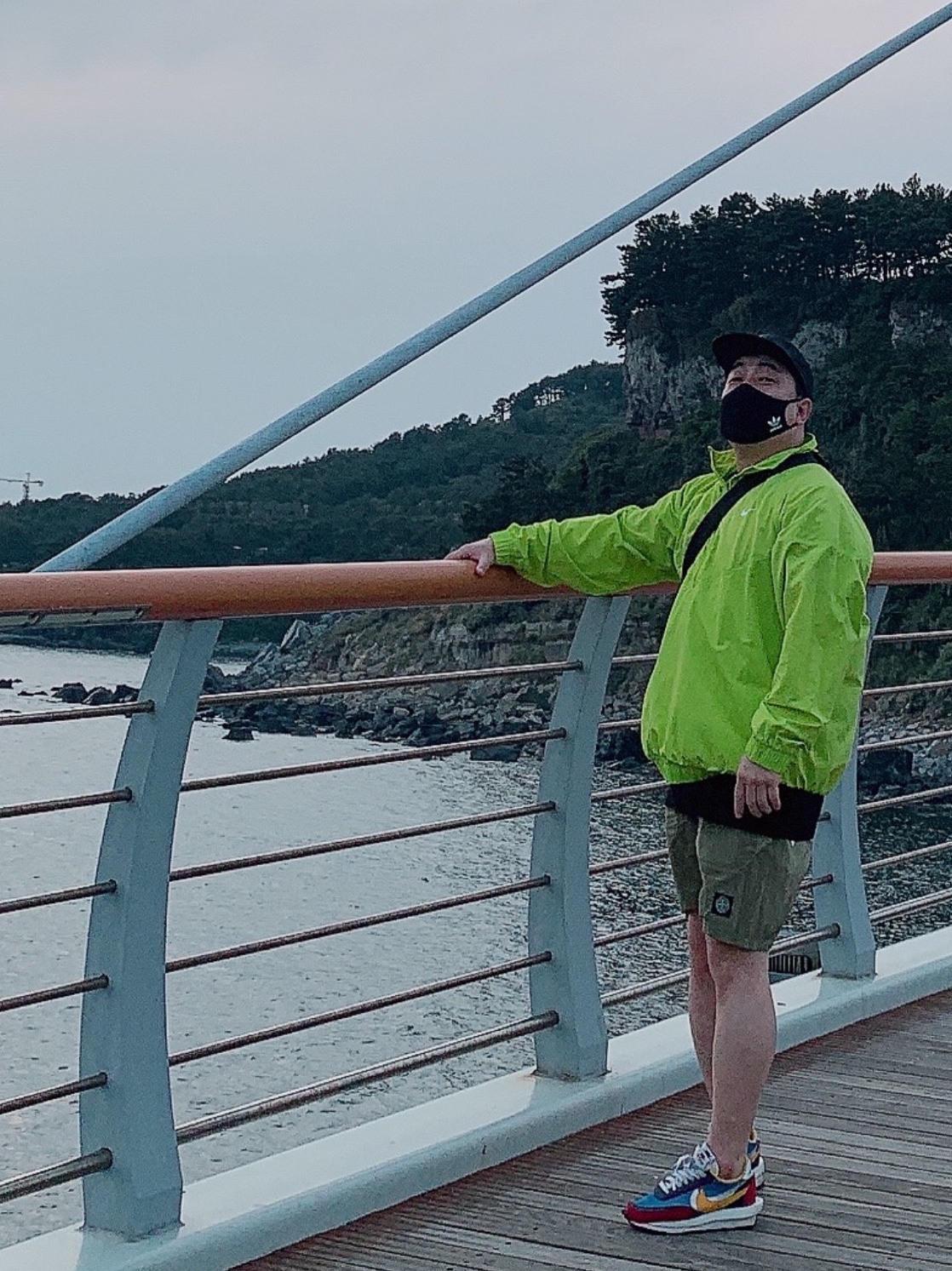 Stone Island B0943 Nylon Metal Swimming Trunk Olive Green - 21SS, Nike x Stussy Windrunner Jacket Bright Cactus 착용 스타일