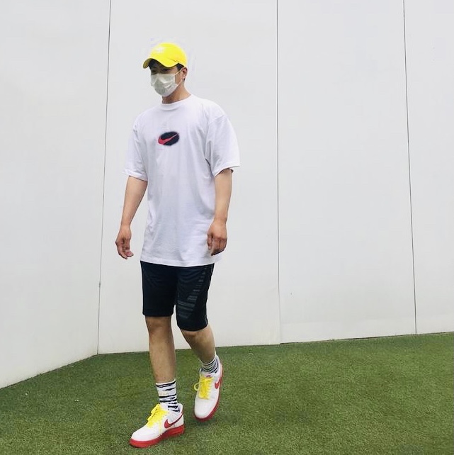 Nike Air Force 1 Low White Red Midsole 착용 스타일 - 3