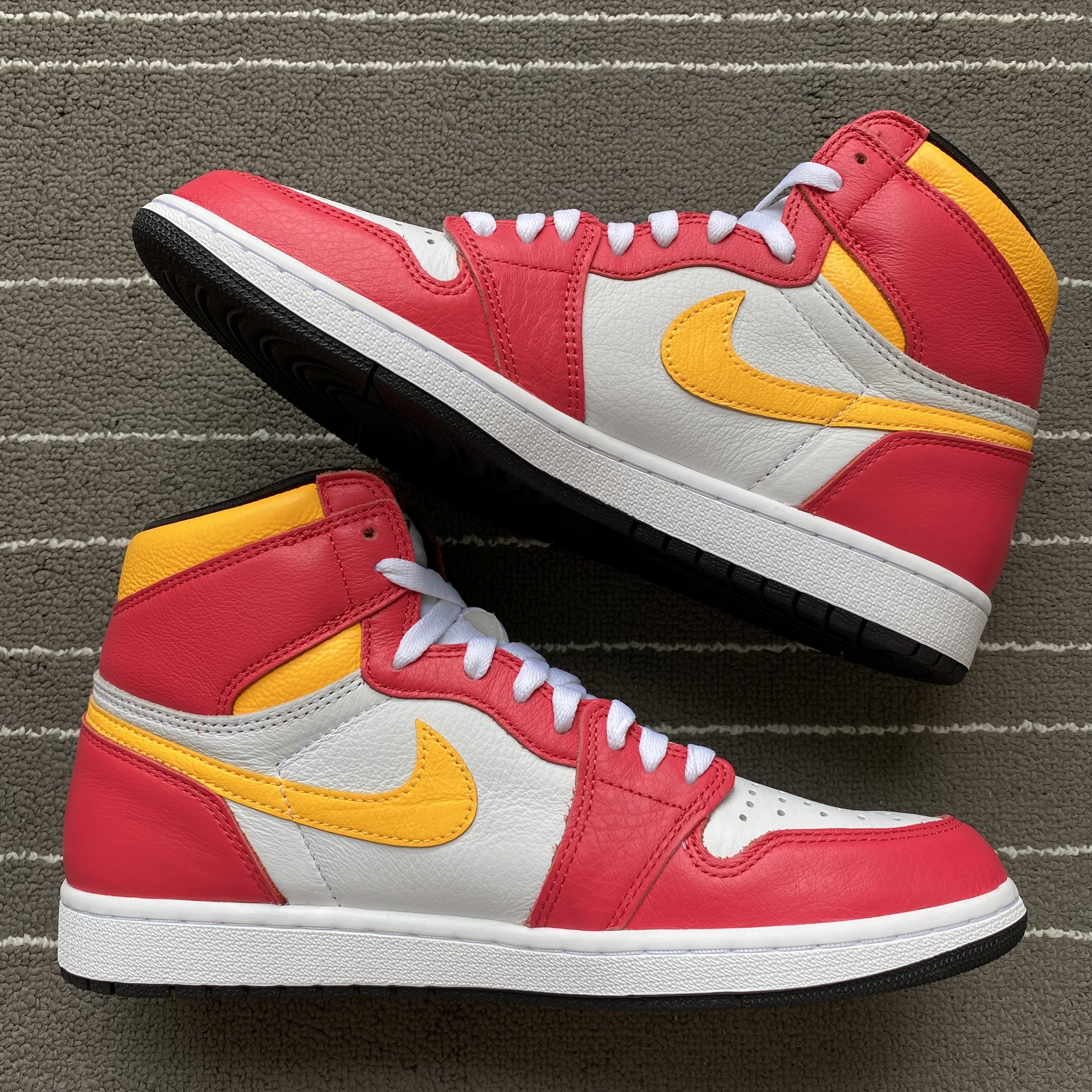 Jordan 1 Retro High OG Light Fusion Red 착용 스타일 - 2