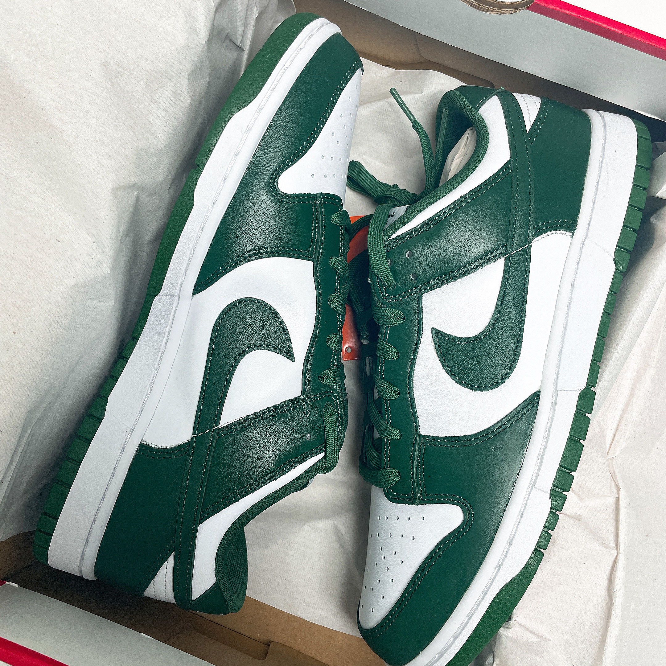 Nike Dunk Low Retro Varsity Green 착용 스타일