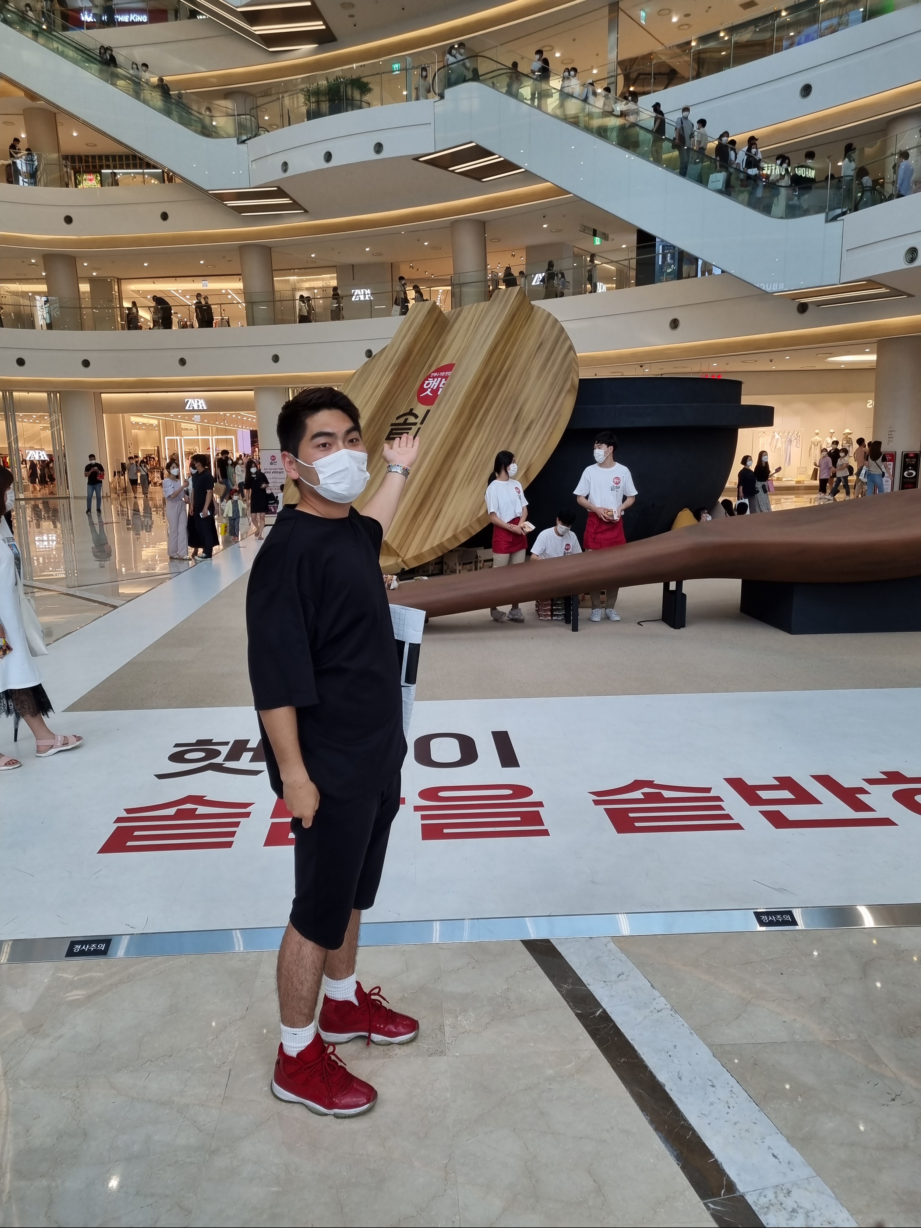Jordan 11 Retro Win Like 96 Gym Red 착용 스타일 - 4